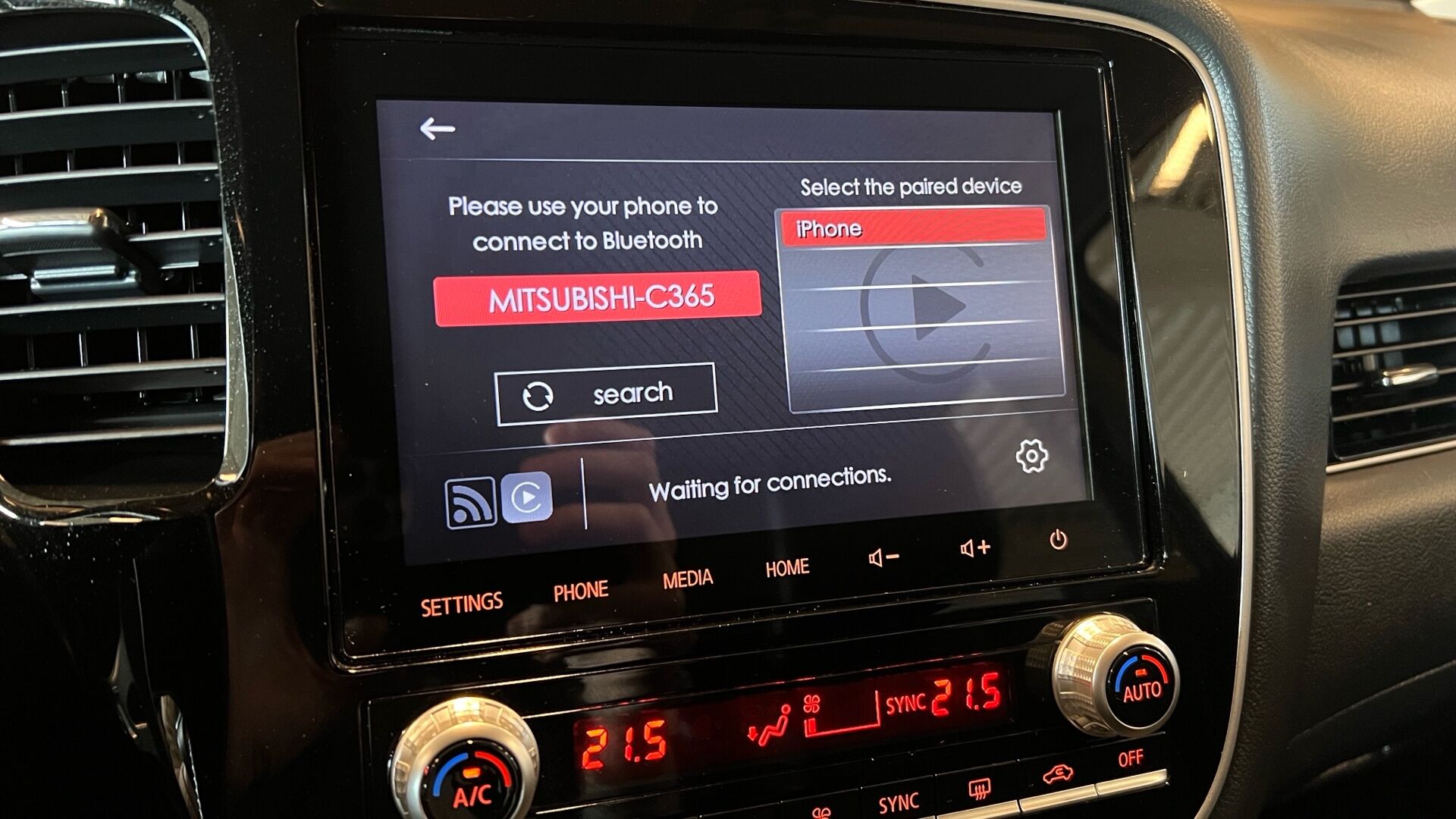 Billede af Mitsubishi Outlander 2,4 PHEV  Plugin-hybrid Invite+ 4WD 224HK 5d 6g Trinl. Gear