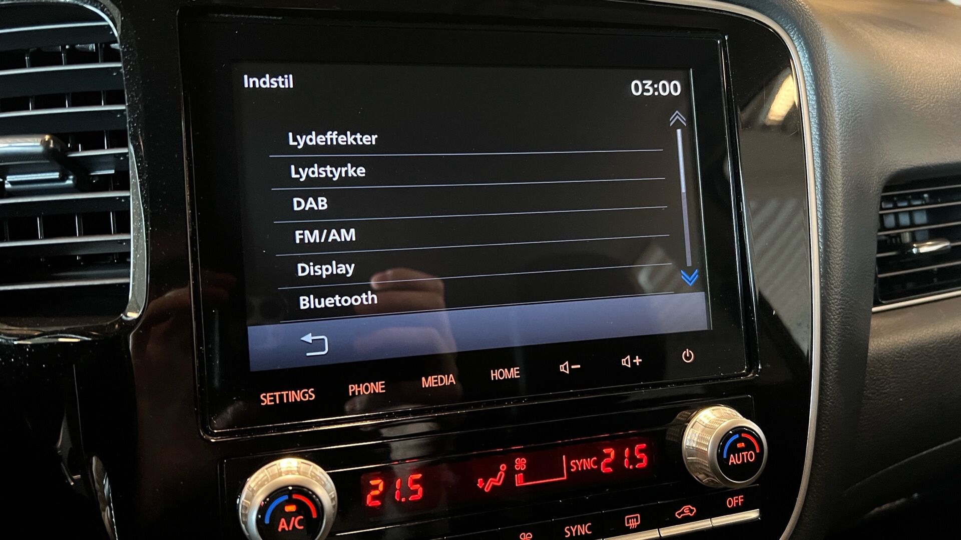 Billede af Mitsubishi Outlander 2,4 PHEV  Plugin-hybrid Invite+ 4WD 224HK 5d 6g Trinl. Gear