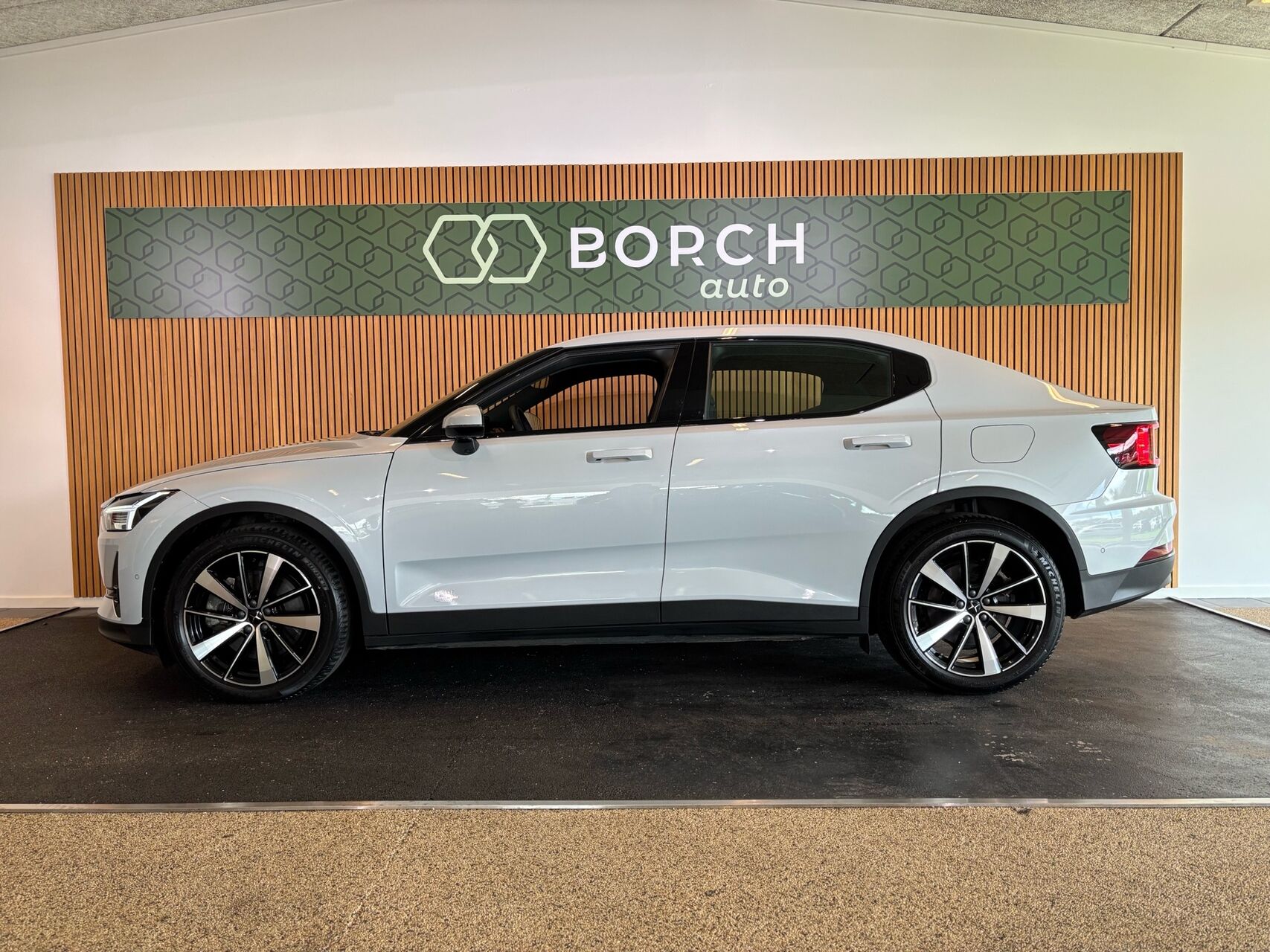 Billede af Polestar 2 EL Long range Single motor Plus 231HK 5d Aut.