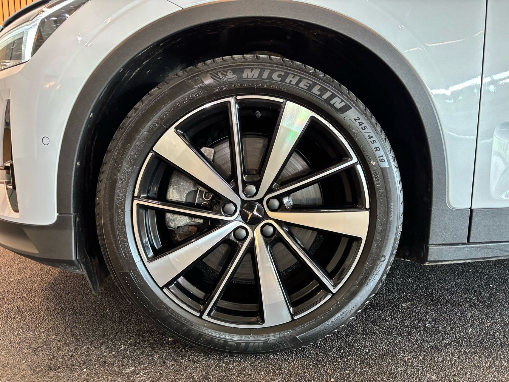 Billede af Polestar 2 EL Long range Single motor Plus 231HK 5d Aut.