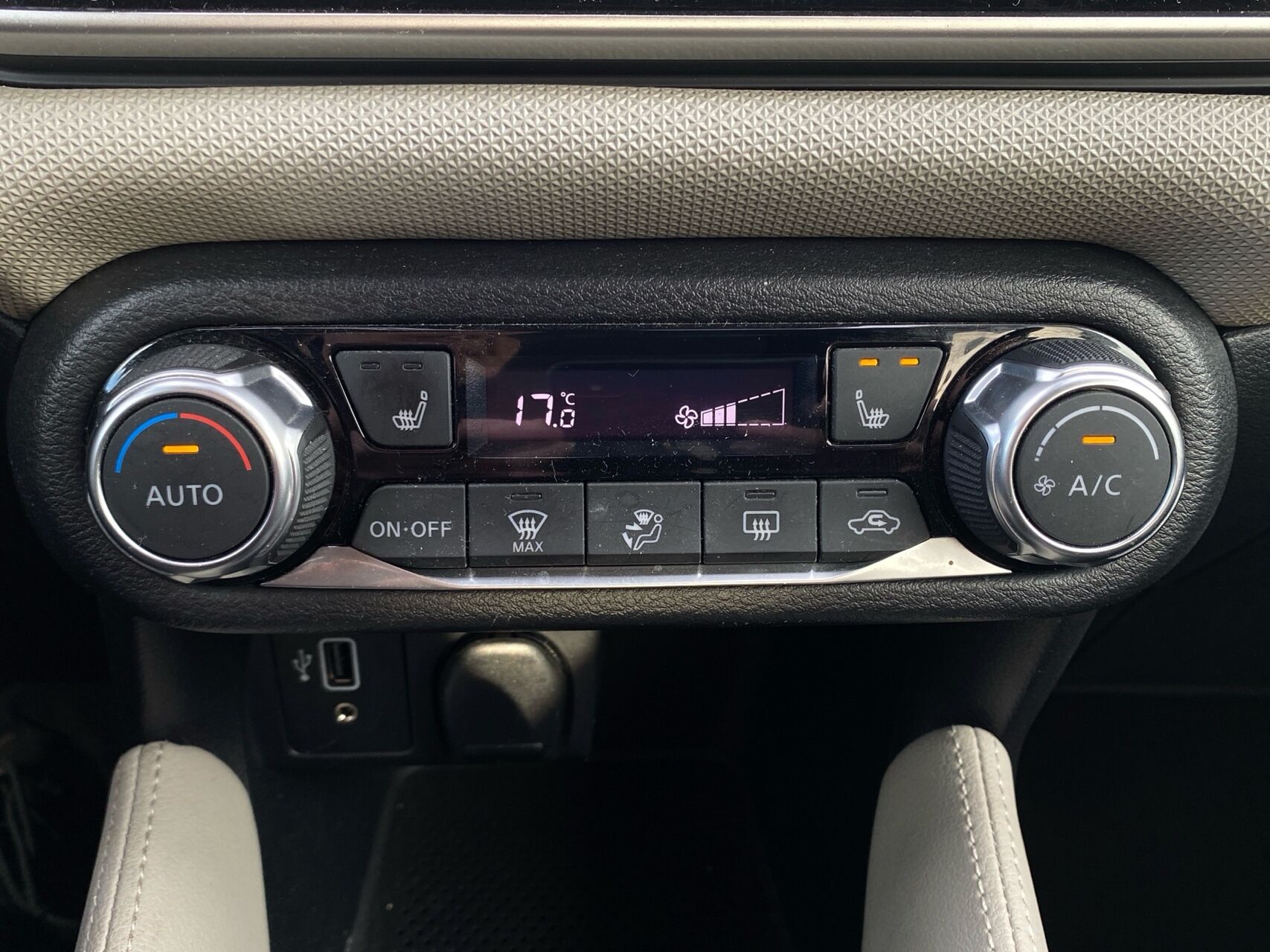 Billede af Nissan Micra 1,0 IG-T N-Connecta Start/Stop 100HK 5d