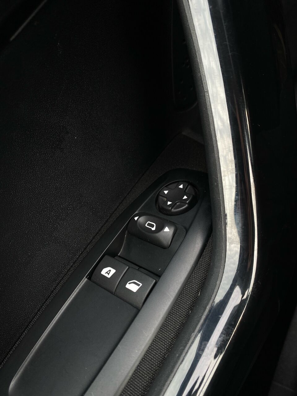 Billede af Peugeot 208 1,6 BlueHDi Envy 100HK 5d