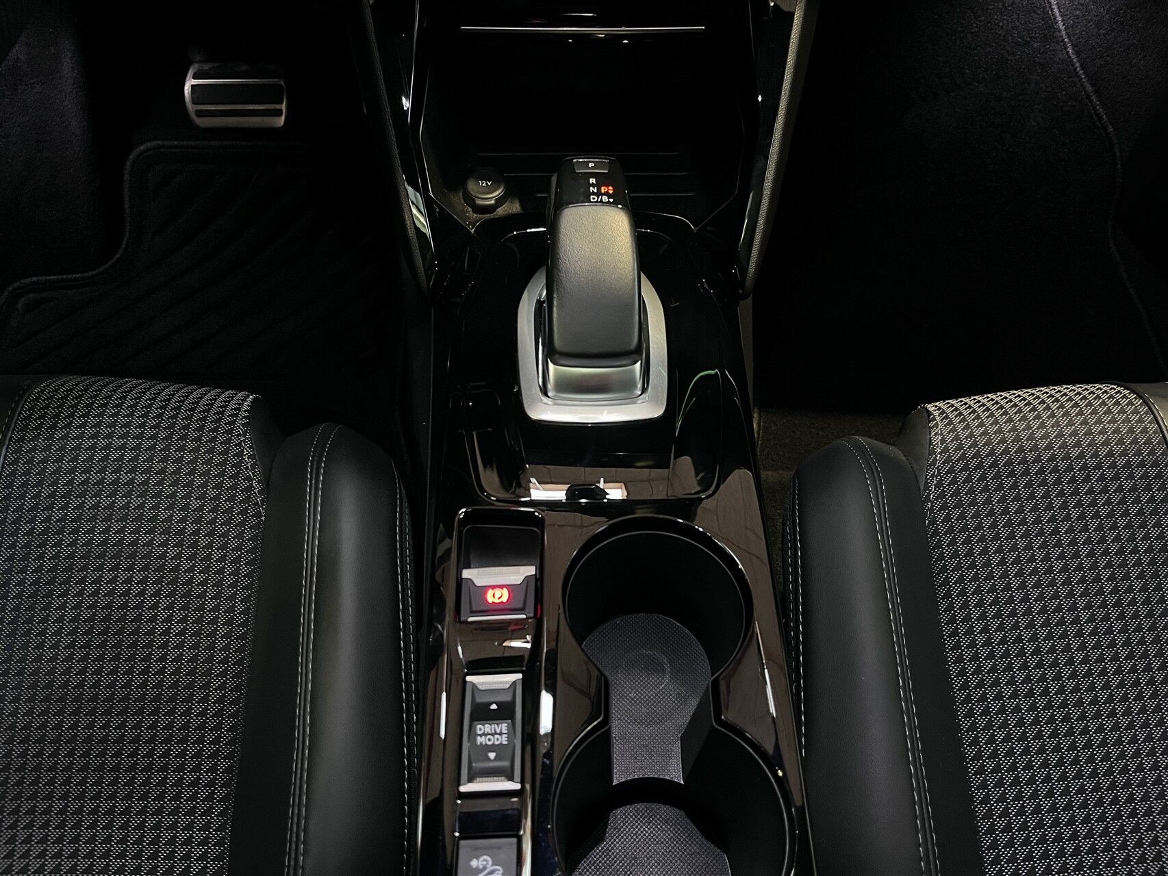 Billede af Peugeot e-2008 EL GT 136HK 5d Aut.