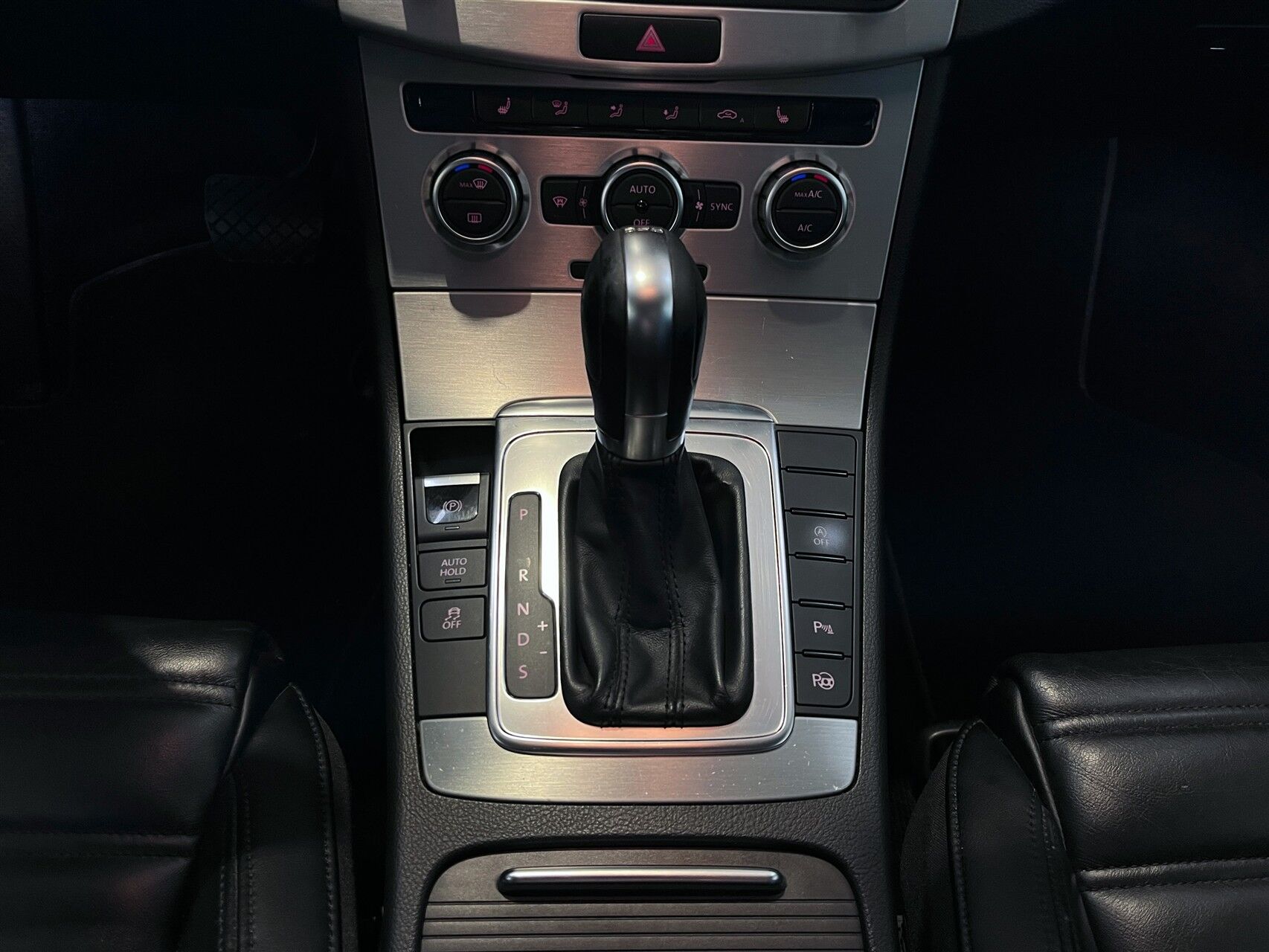 Billede af VW Passat 2,0 BlueMotion TDI Highline DSG 140HK 6g Aut.