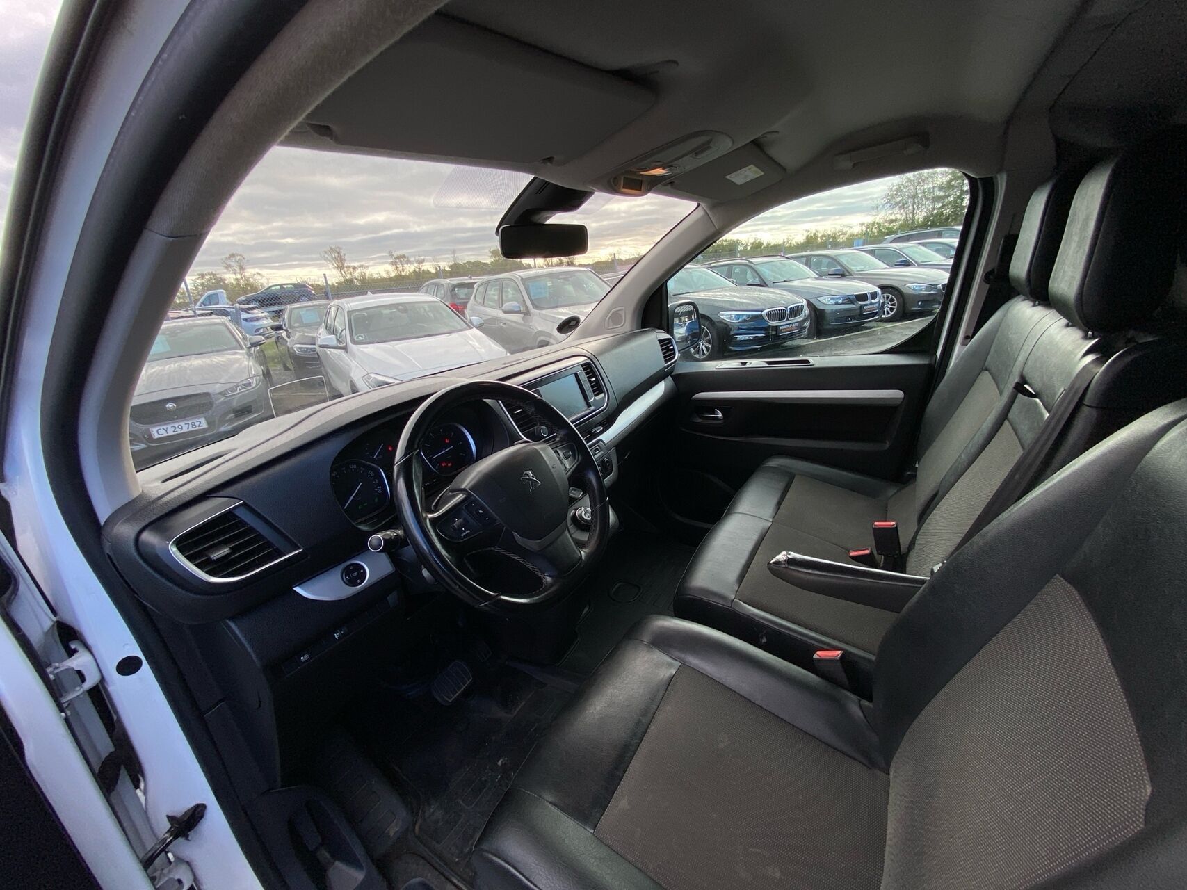 Billede af Peugeot Expert L3 2,0 BlueHDi Sport EAT8 177HK Van 8g Aut.