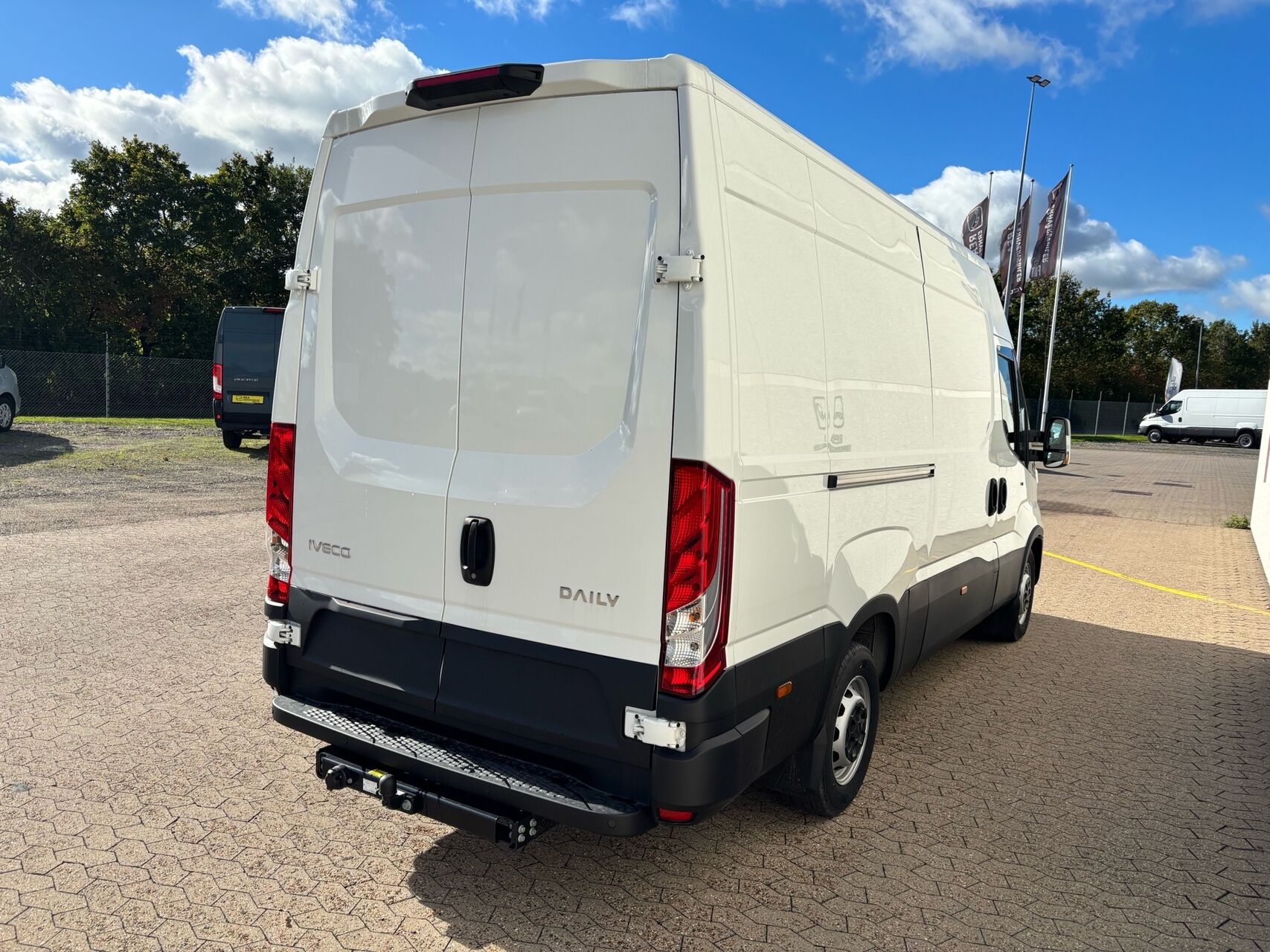 Billede af Iveco Daily 35S16 12m3 2,3 D Hi-Matic 156HK Van 8g Aut.