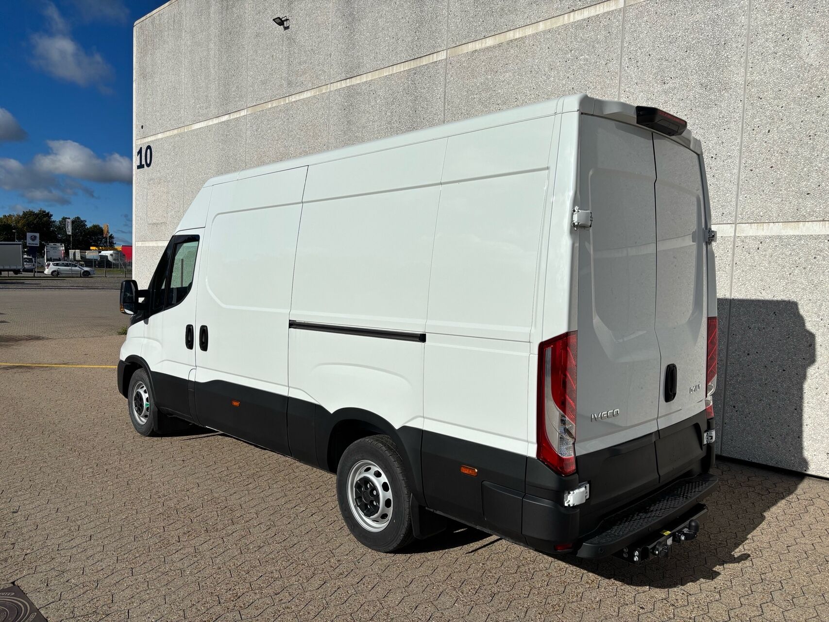 Billede af Iveco Daily 35S16 12m3 2,3 D Hi-Matic 156HK Van 8g Aut.
