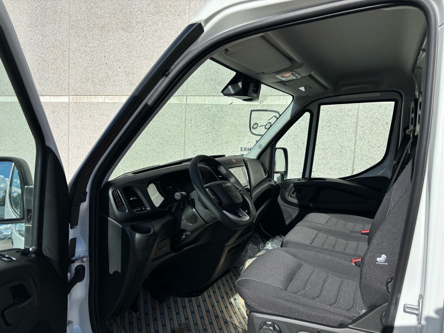 Billede af Iveco Daily 35S16 12m3 2,3 D Hi-Matic 156HK Van 8g Aut.