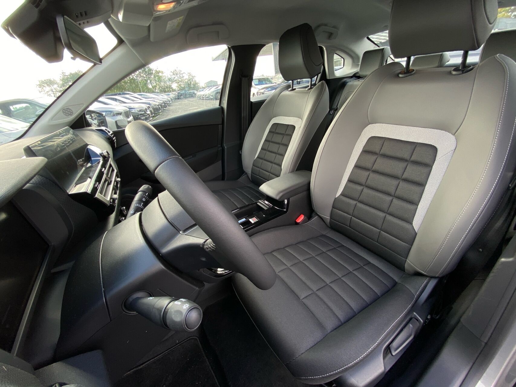 Billede af Citroën e-C4 X EL Plus 136HK 5d Aut.