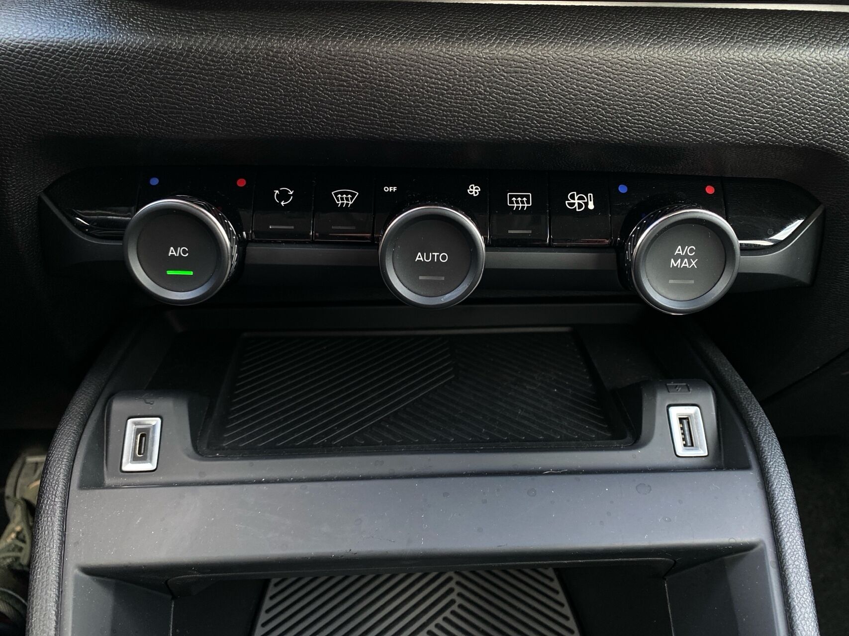 Billede af Citroën e-C4 X EL Plus 136HK 5d Aut.