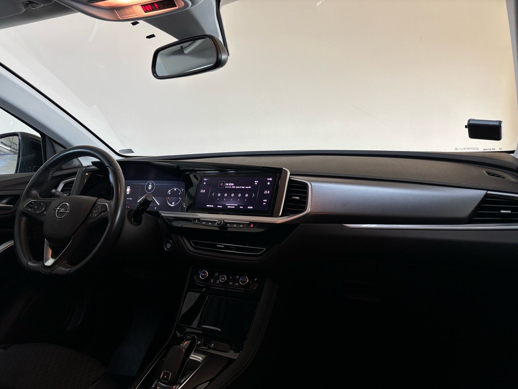 Billede af Opel Grandland 1,5 BlueHDi Elegance EAT8 130HK 5d 8g Aut.