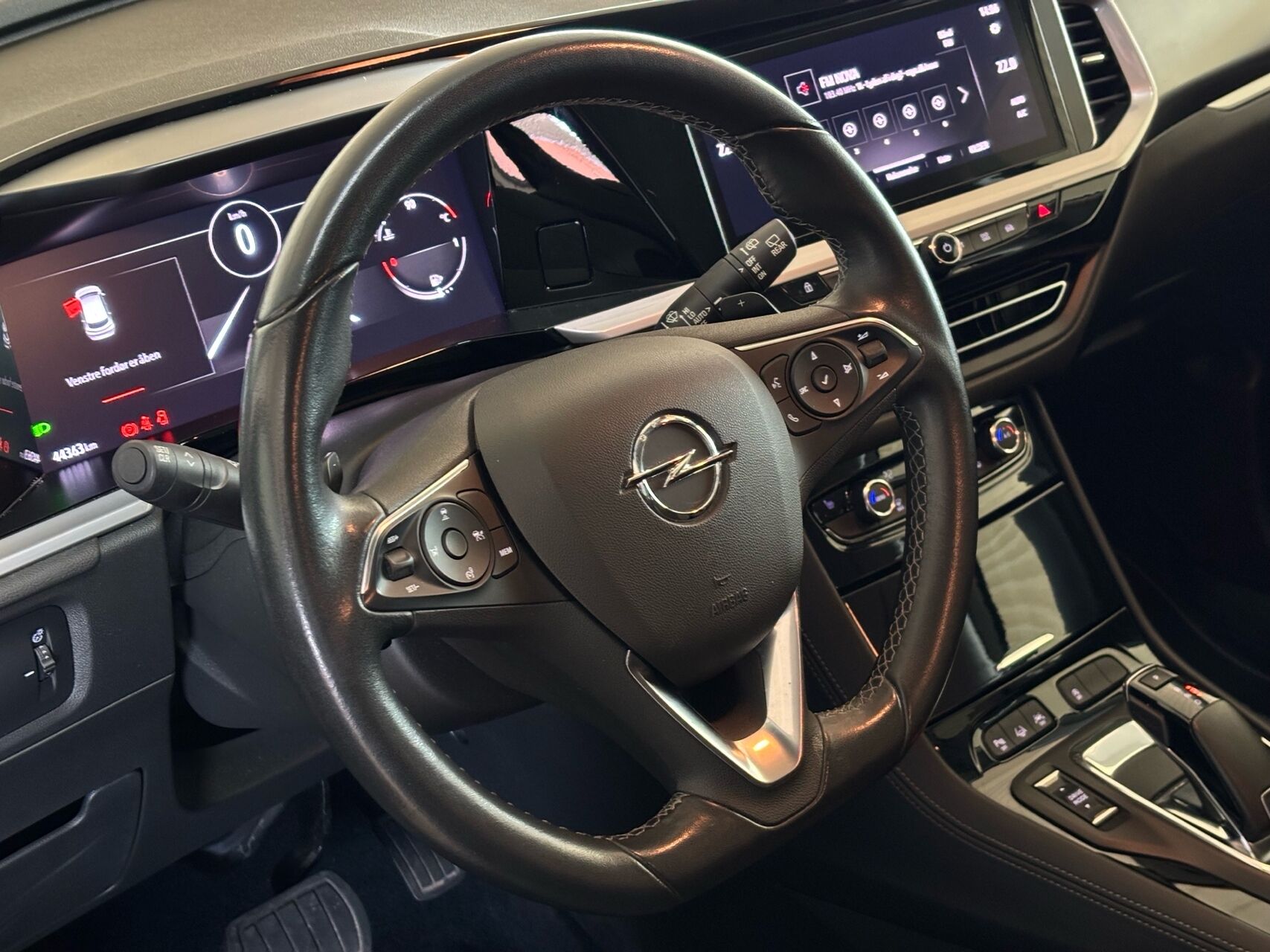 Billede af Opel Grandland 1,5 BlueHDi Elegance EAT8 130HK 5d 8g Aut.