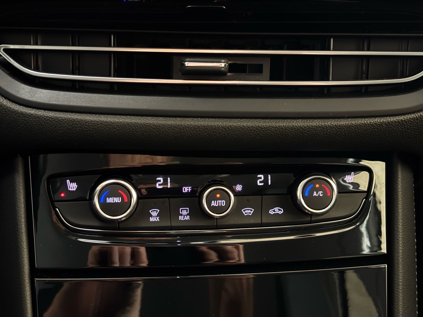 Billede af Opel Grandland 1,5 BlueHDi Elegance EAT8 130HK 5d 8g Aut.