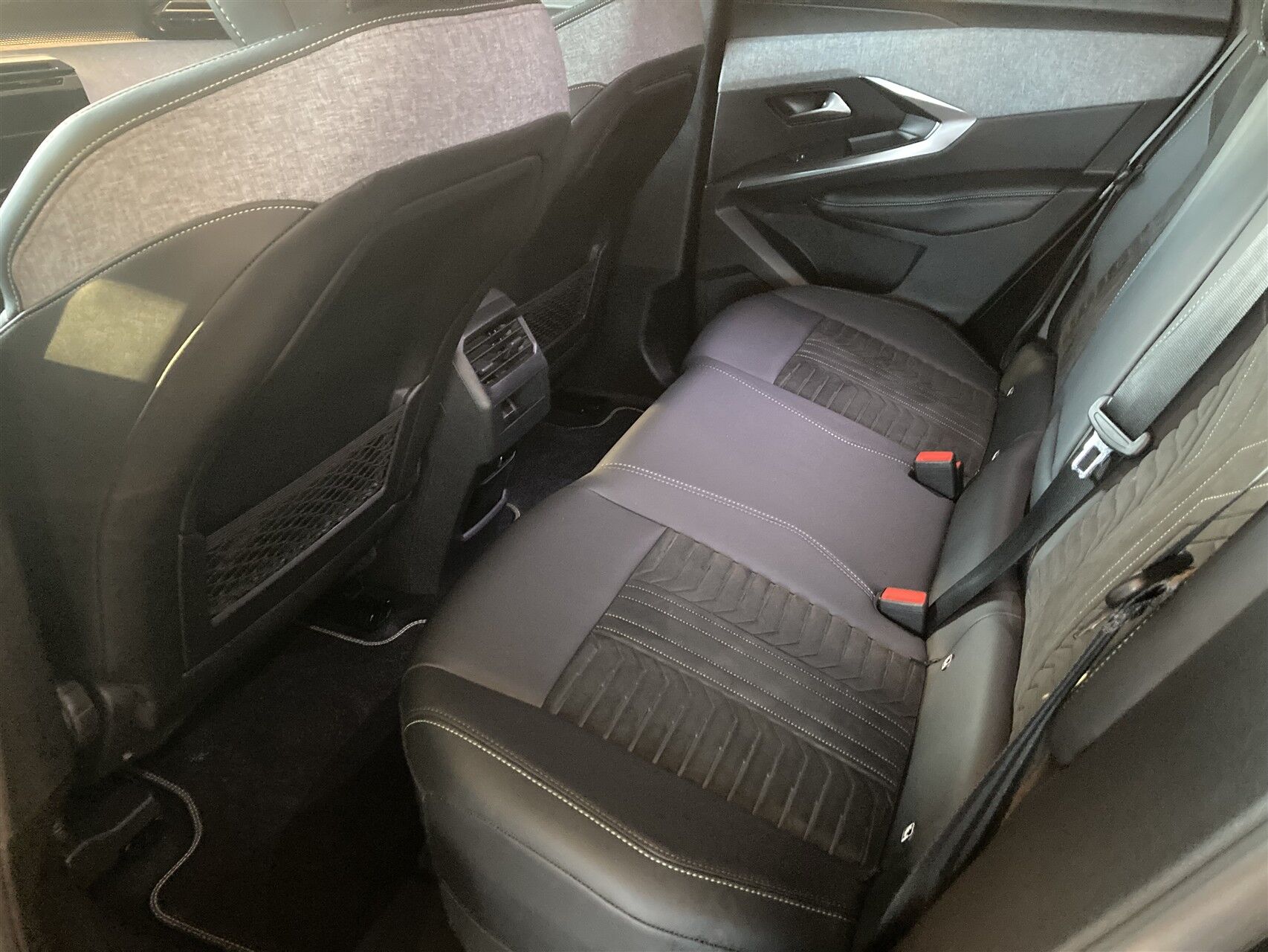 Billede af Peugeot e-3008 EL GT 210HK 5d Aut.