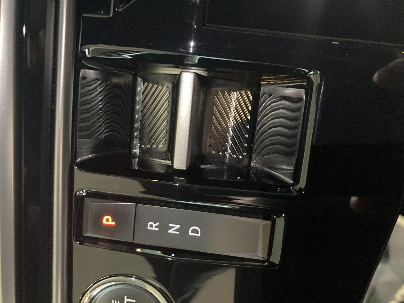 Billede af Peugeot e-3008 EL GT 210HK 5d Aut.