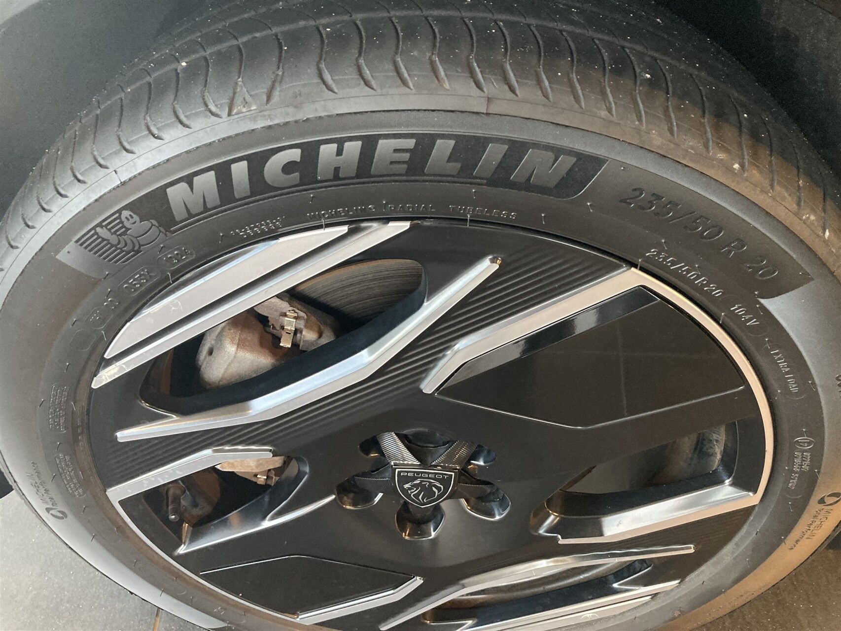 Billede af Peugeot e-3008 EL GT 210HK 5d Aut.