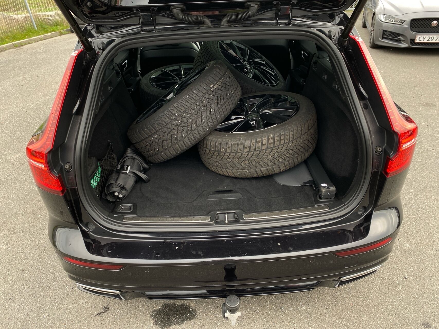 Billede af Volvo V60 2,0 T6 Recharge  Plugin-hybrid R-design 340HK Stc 8g Aut.
