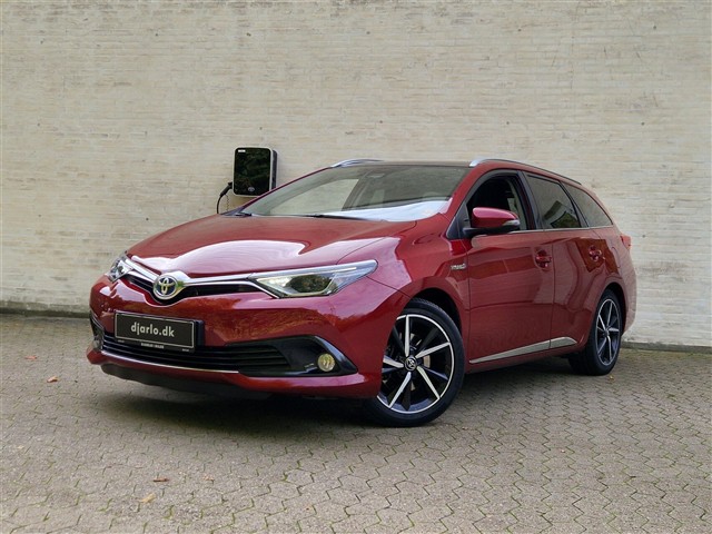 Billede af Toyota Auris Touring Sports 1,8 Hybrid Spirit 136HK Stc Aut.