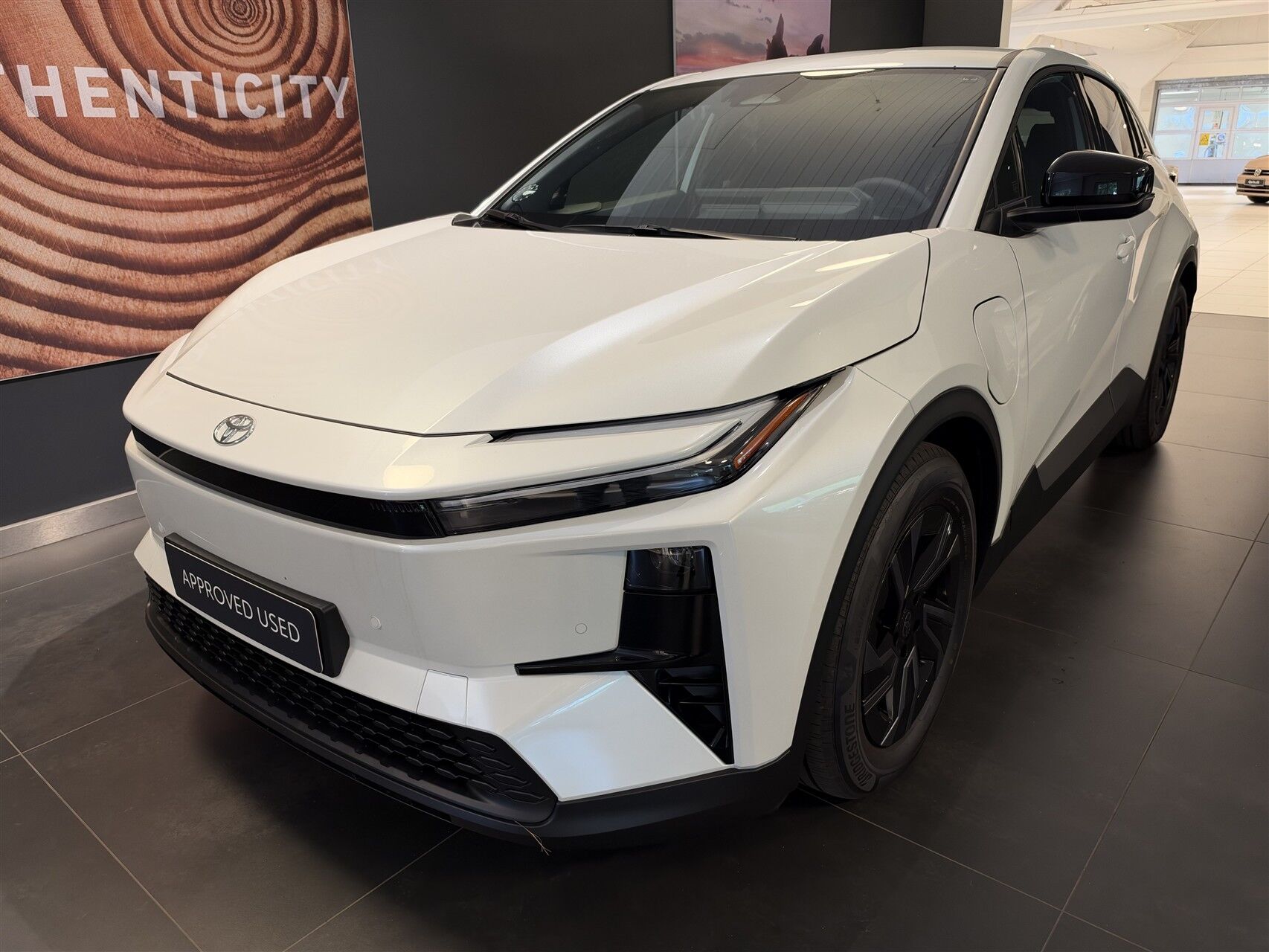 Billede af Toyota C-HR+ EL Active AWD 343HK 5d Aut.