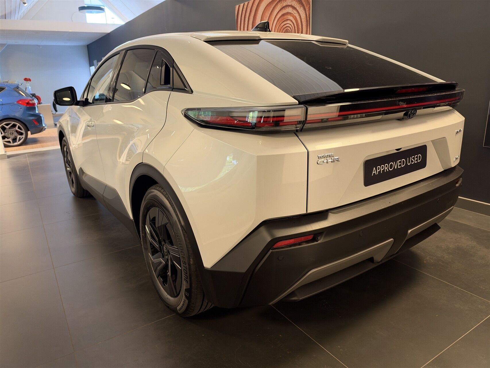 Billede af Toyota C-HR+ EL Active AWD 343HK 5d Aut.