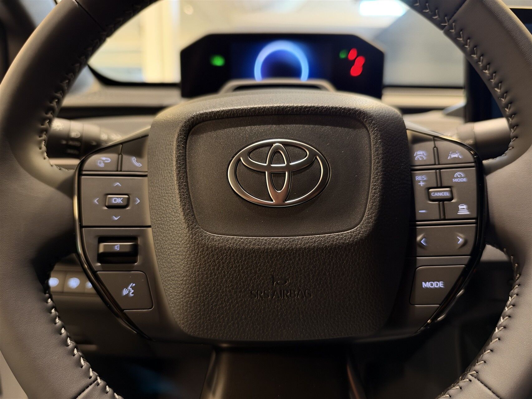 Billede af Toyota C-HR+ EL Active AWD 343HK 5d Aut.