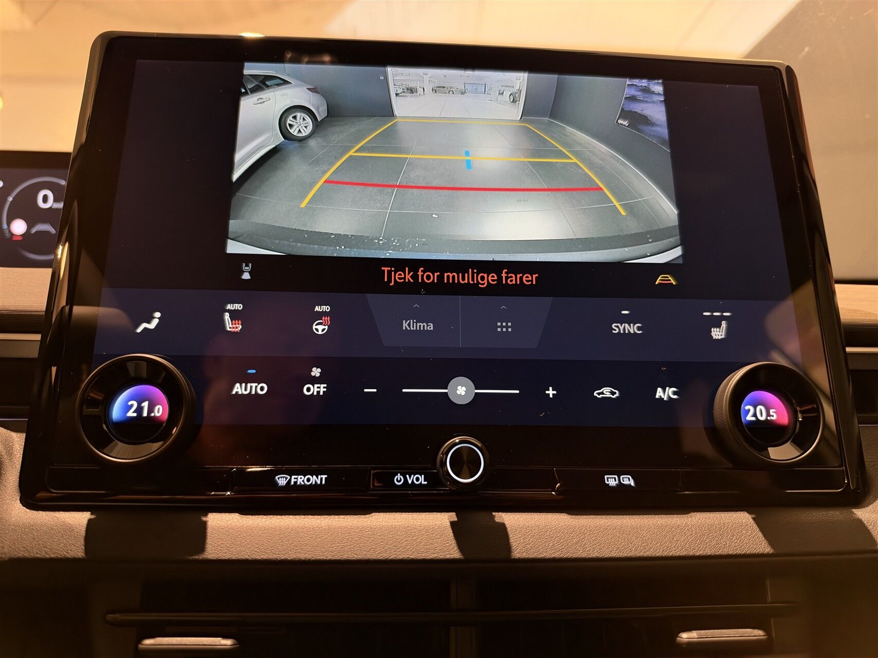 Billede af Toyota C-HR+ EL Active AWD 343HK 5d Aut.