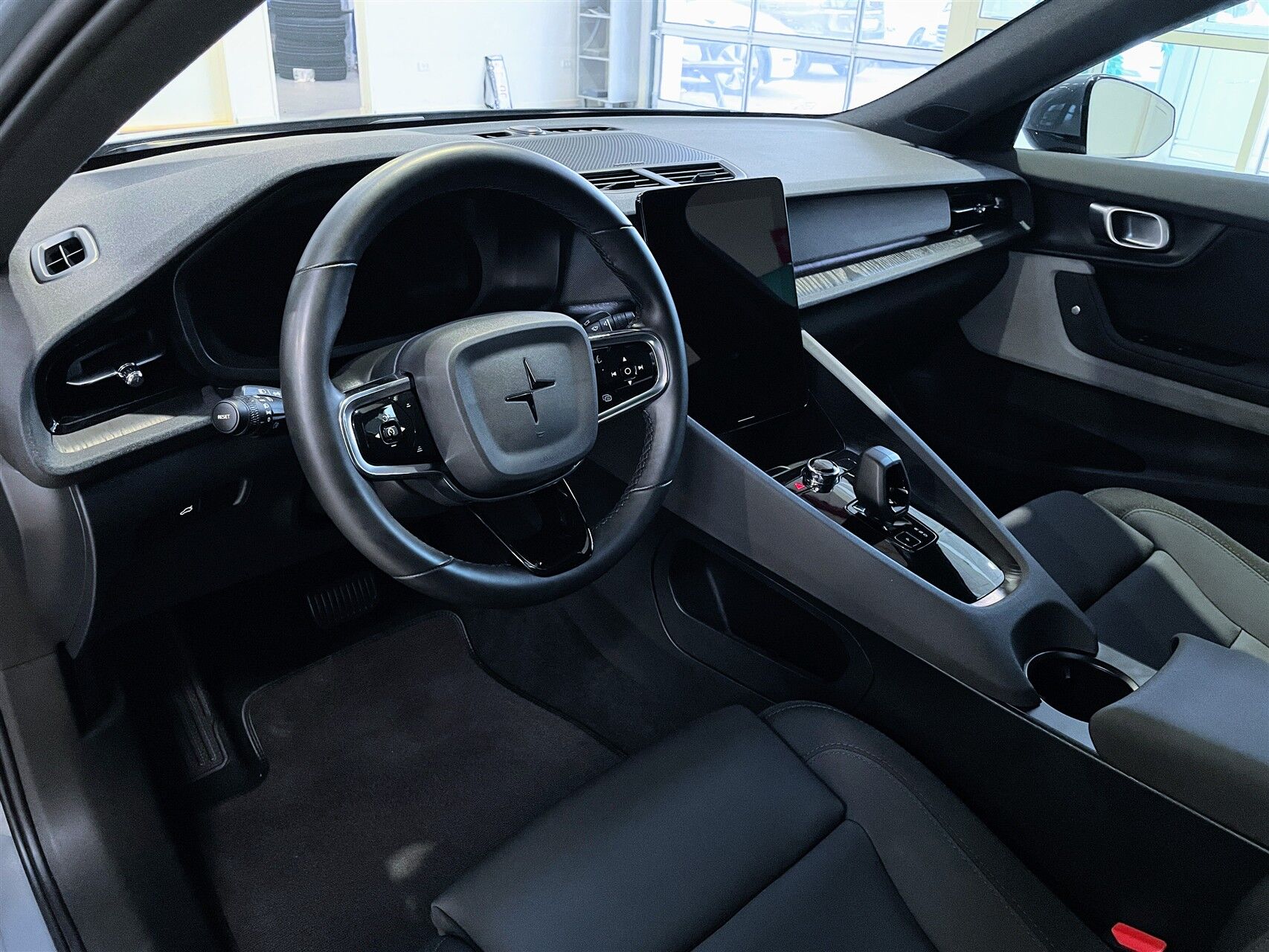 Billede af Polestar 2 EL Long range Single motor Plus 231HK 5d Aut.