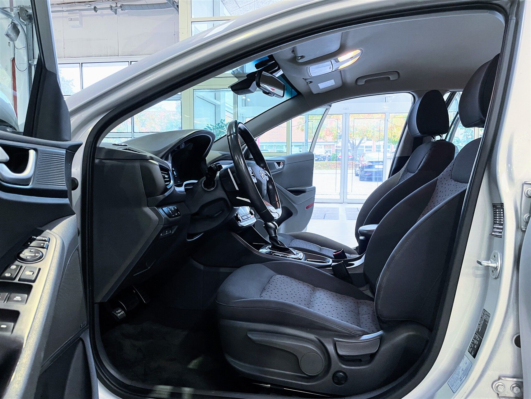 Billede af Hyundai Ioniq 1,6 GDI  Plugin-hybrid Premium plug-in 141HK 5d 6g Aut.