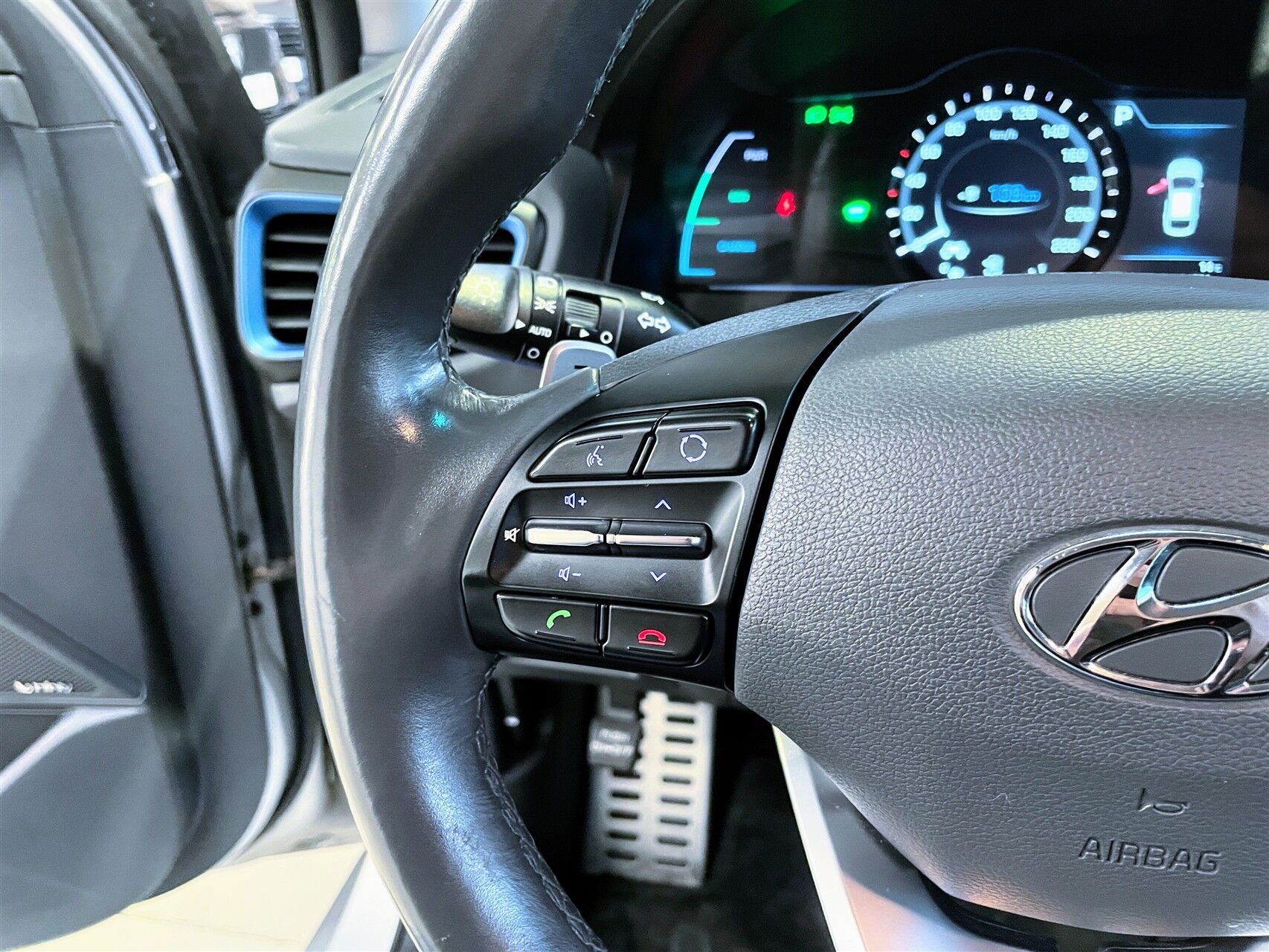 Billede af Hyundai Ioniq 1,6 GDI  Plugin-hybrid Premium plug-in 141HK 5d 6g Aut.