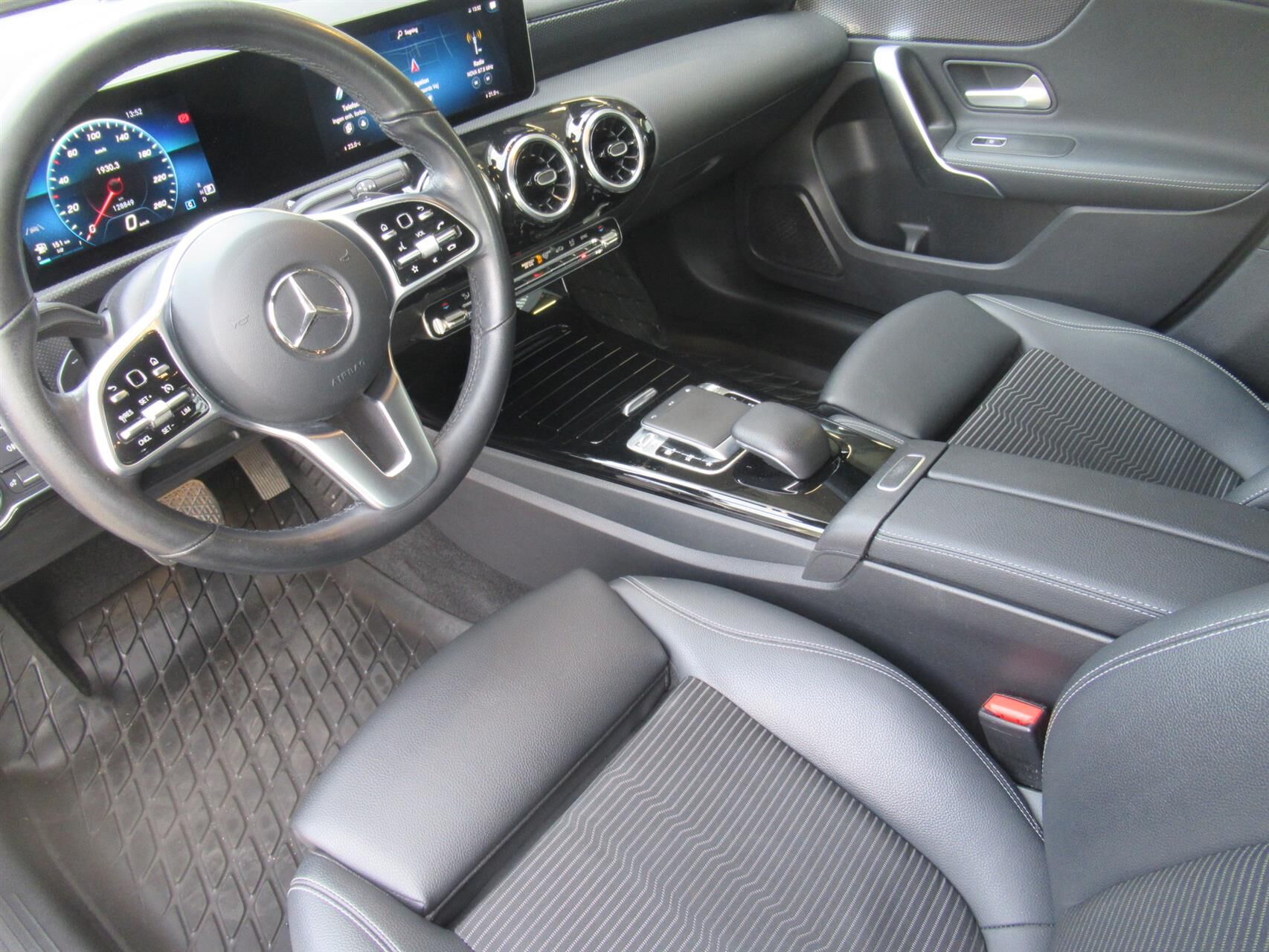 Billede af Mercedes-Benz A200 d 2,0 CDI Progressive 8G-DCT 150HK 5d 8g Aut.