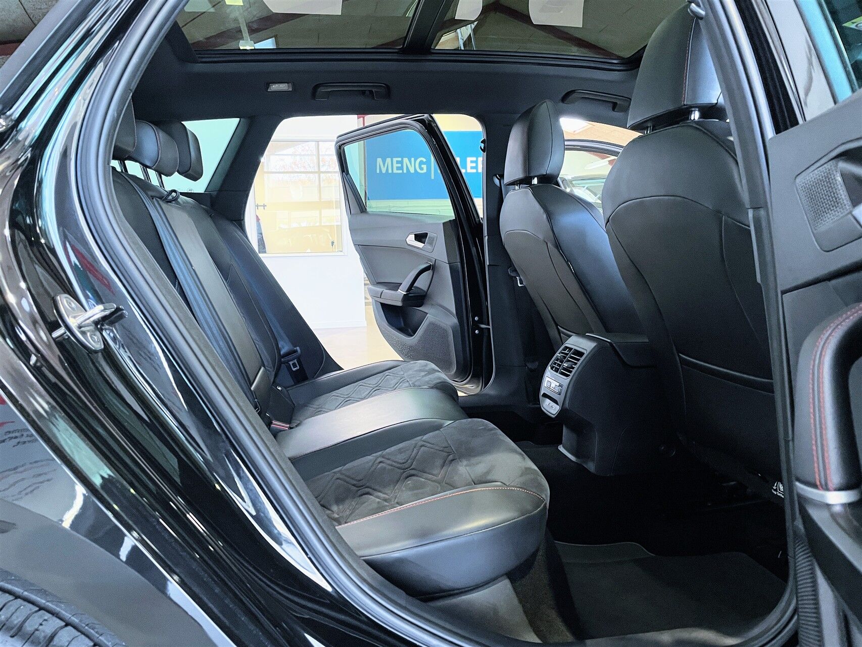 Billede af Seat Leon Sportstourer 1,4 e-Hybrid FR DSG 204HK Stc 6g Aut.