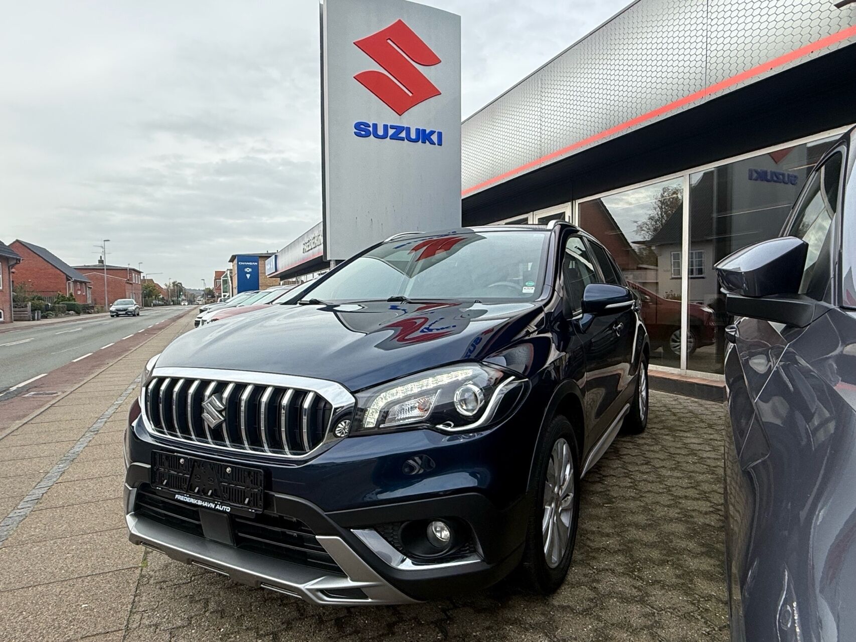 Billede af Suzuki S-Cross 1,0 Boosterjet Active Hit 112HK 5d