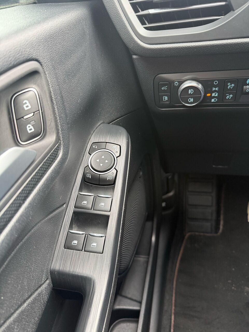 Billede af Ford Kuga 2,5 Plugin-hybrid ST-Line X CVT 225HK 5d Trinl. Gear