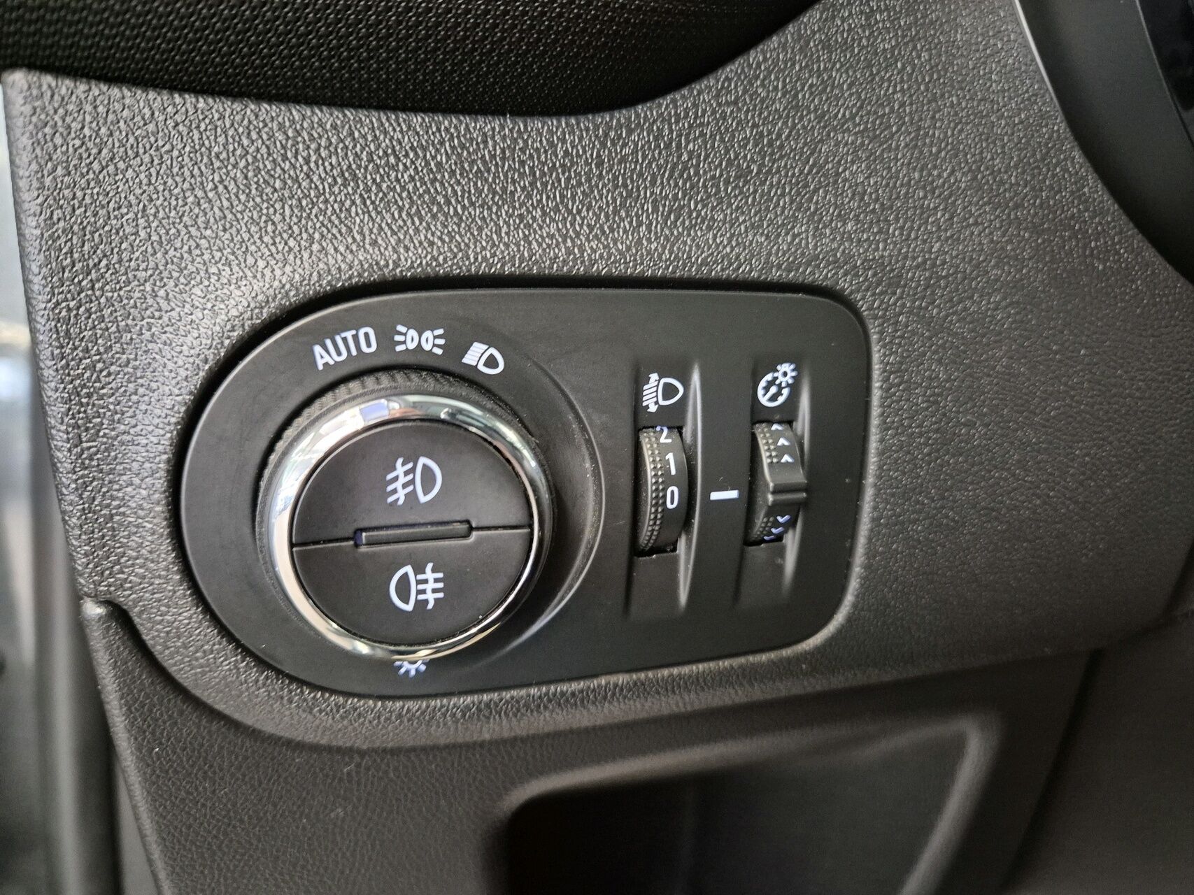 Billede af Opel Crossland X 1,6 CDTI Innovation Start/Stop 99HK 5d