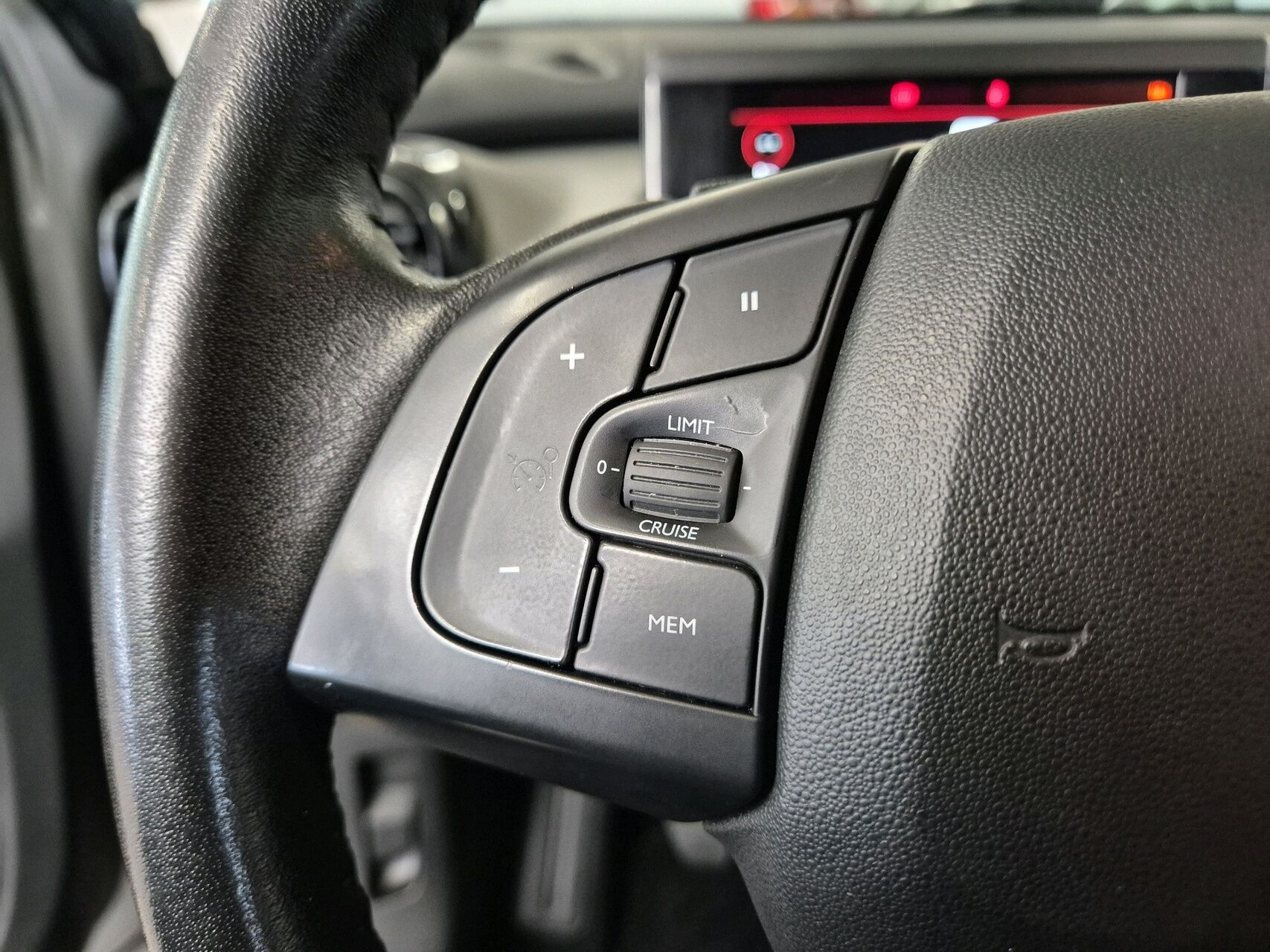 Billede af Citroën C4 Cactus 1,5 Blue HDi Platinum Limited 100HK 5d