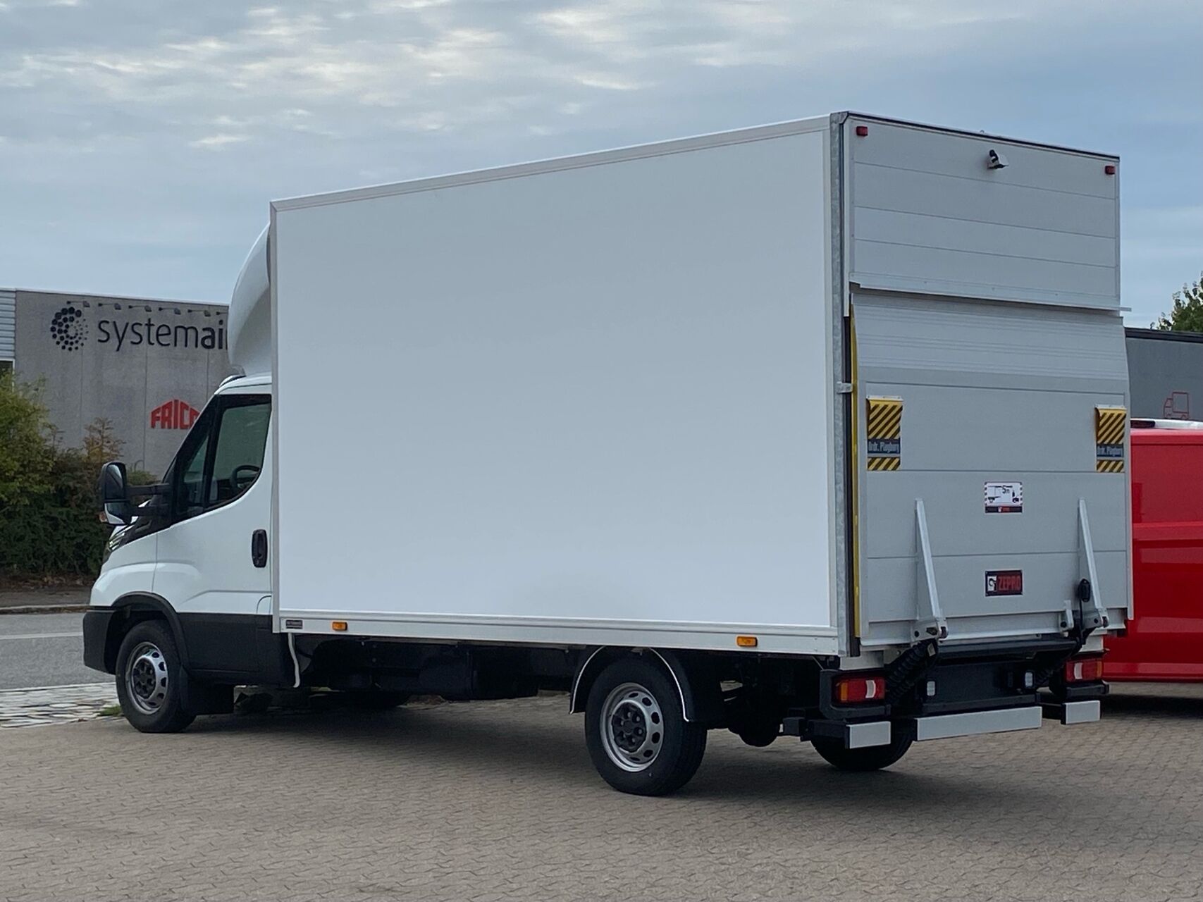 Billede af Iveco Daily 35S18 4100mm 3,0 D 180HK Ladv./Chas. 8g Aut.
