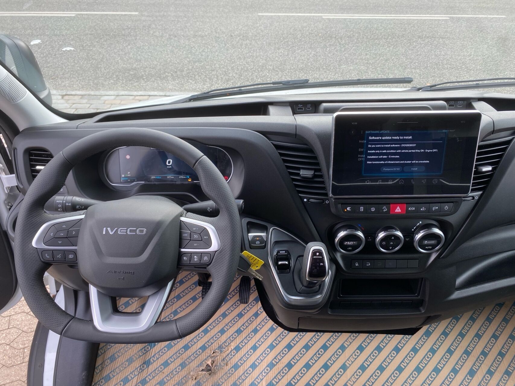 Billede af Iveco Daily 35S18 4100mm 3,0 D 180HK Ladv./Chas. 8g Aut.