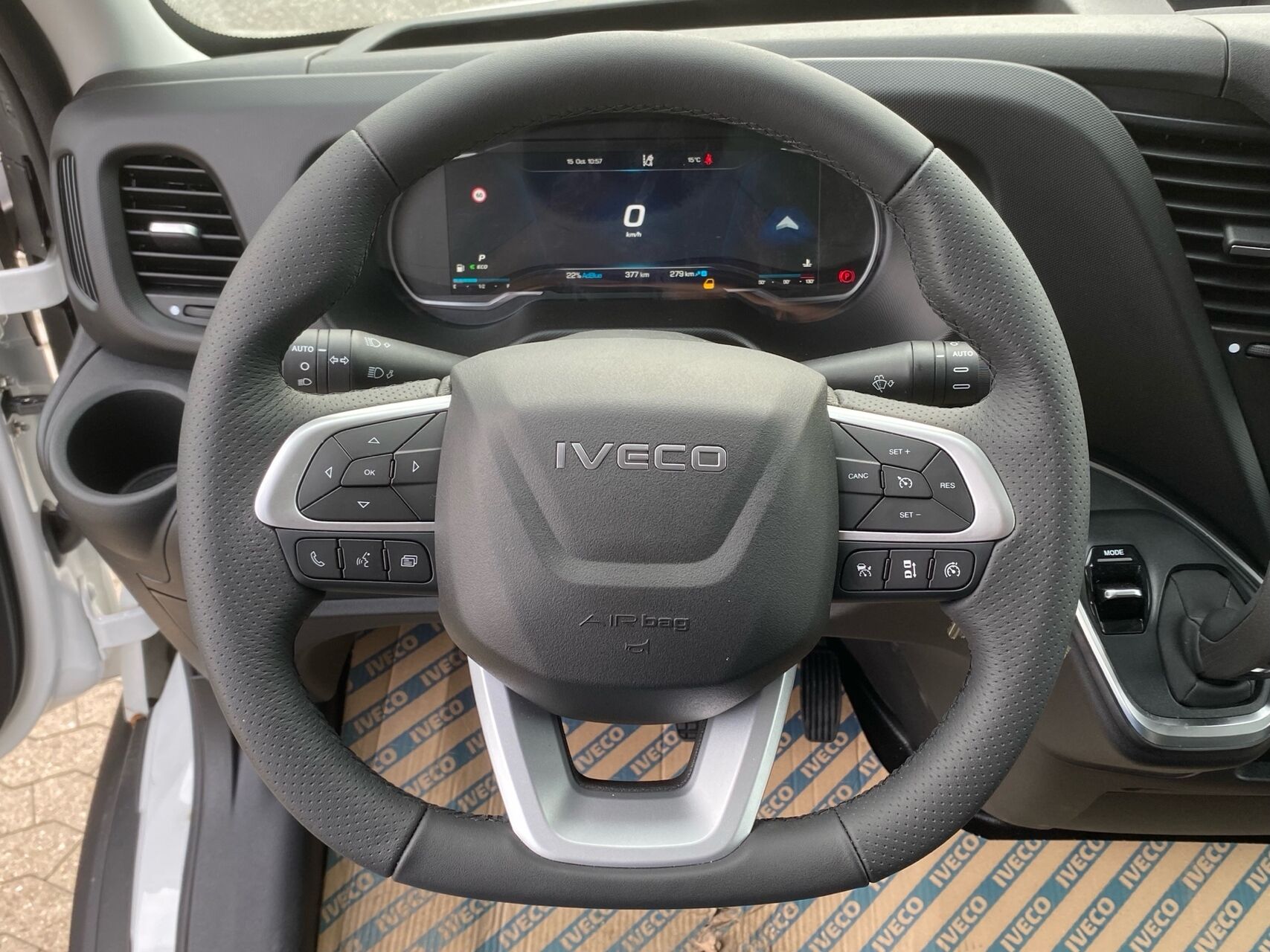 Billede af Iveco Daily 35S18 4100mm 3,0 D 180HK Ladv./Chas. 8g Aut.