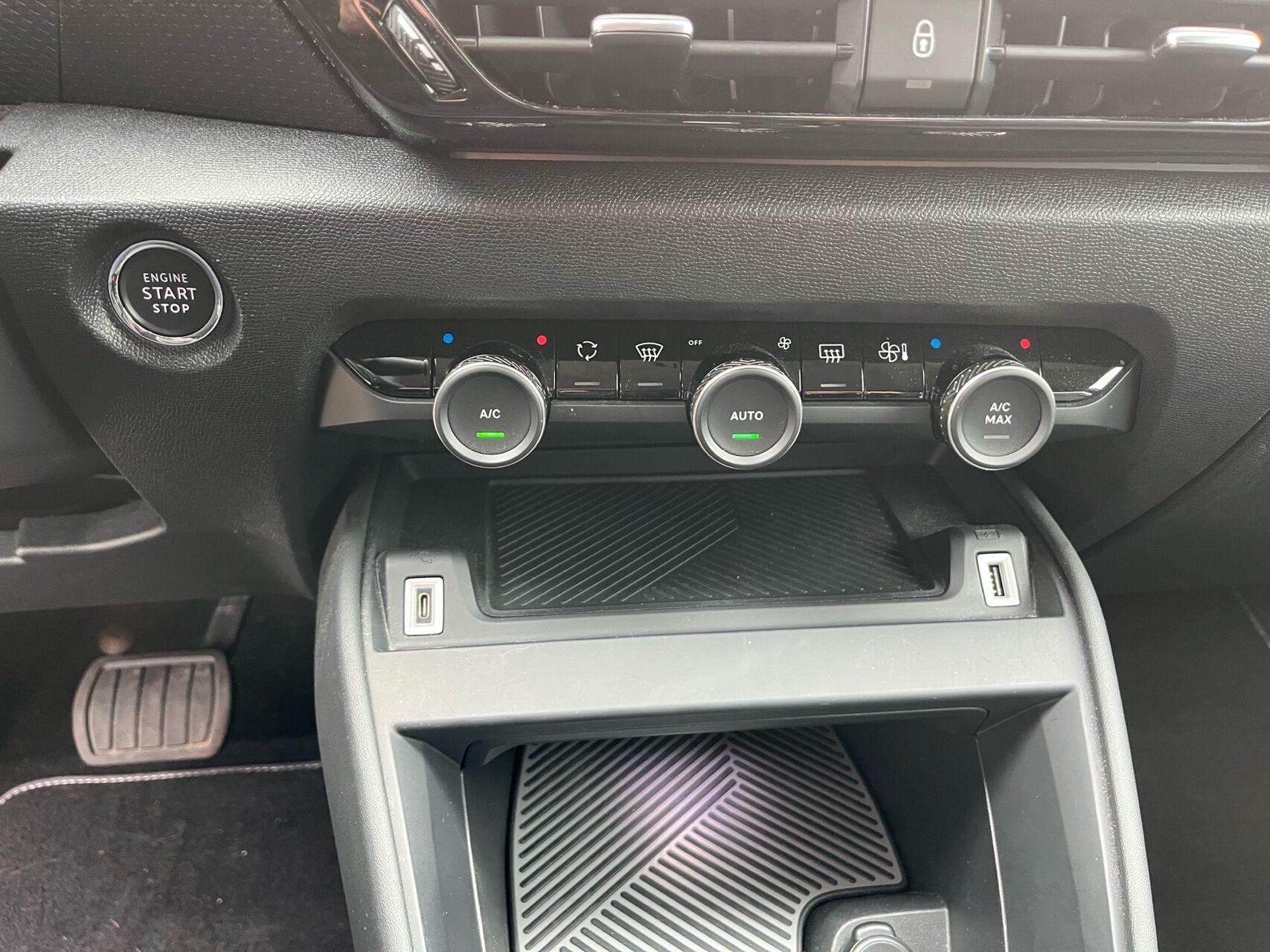 Billede af Citroën e-C4 EL Shine 136HK 5d Aut.