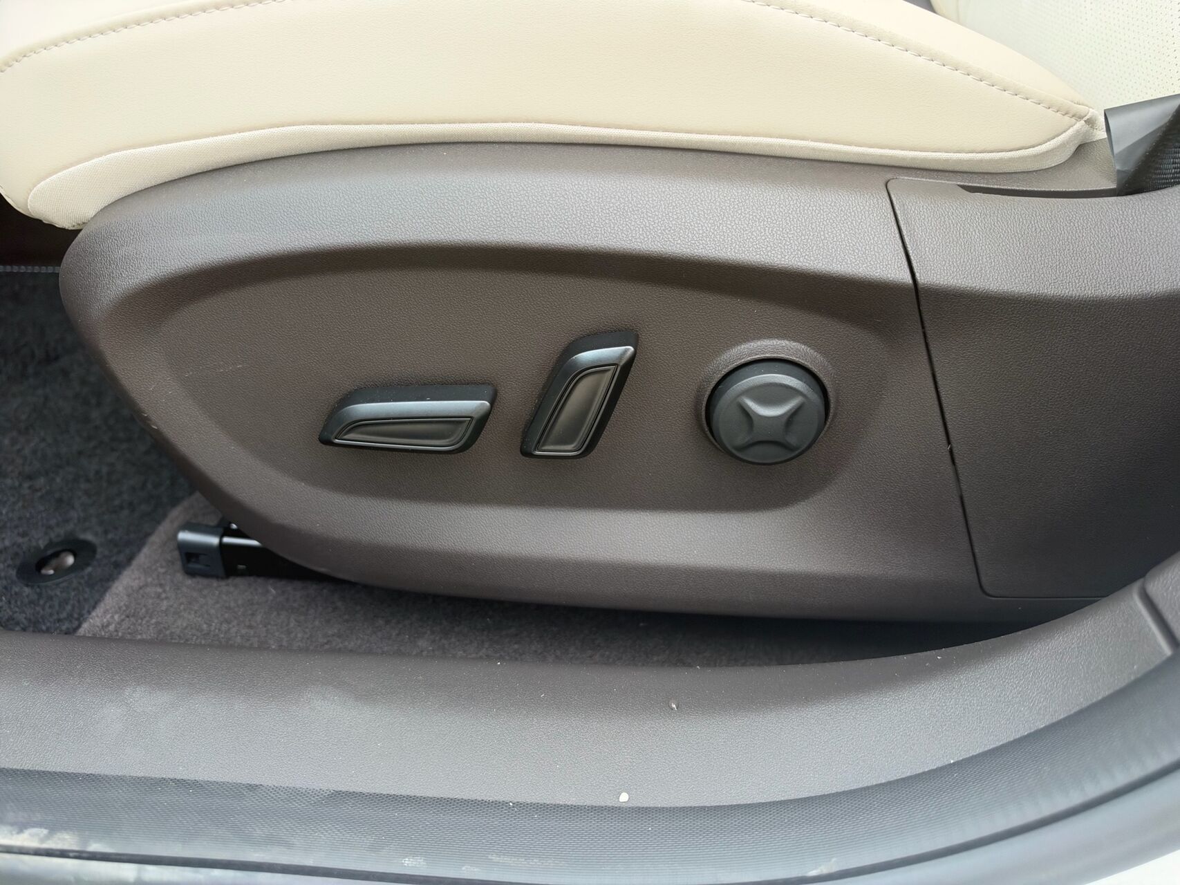 Billede af MG MGS6 Electric Long Range Luxury 245HK 5d Aut.