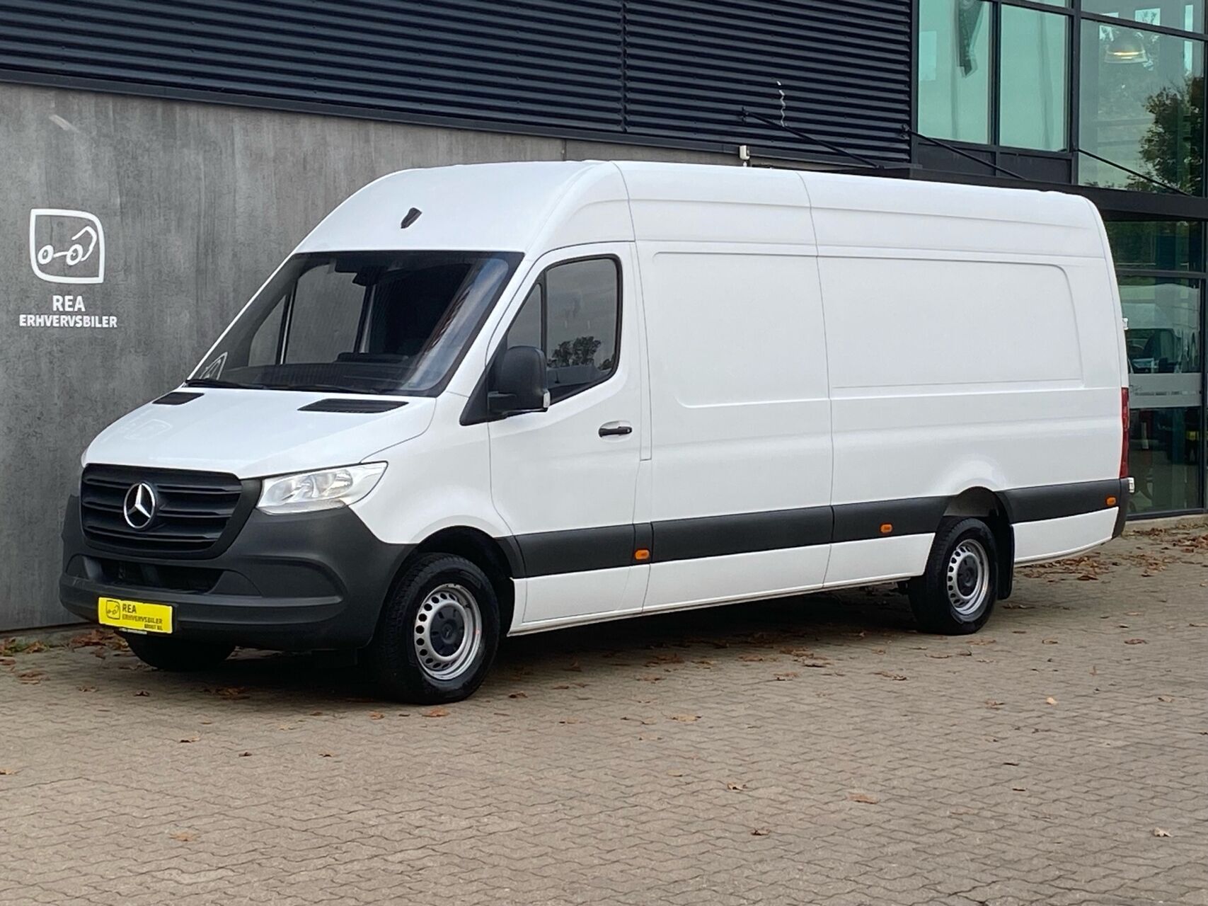 Billede af Mercedes-Benz Sprinter 317 2,0 CDI A4 H2 RWD 9G-Tronic 170HK Van Aut.