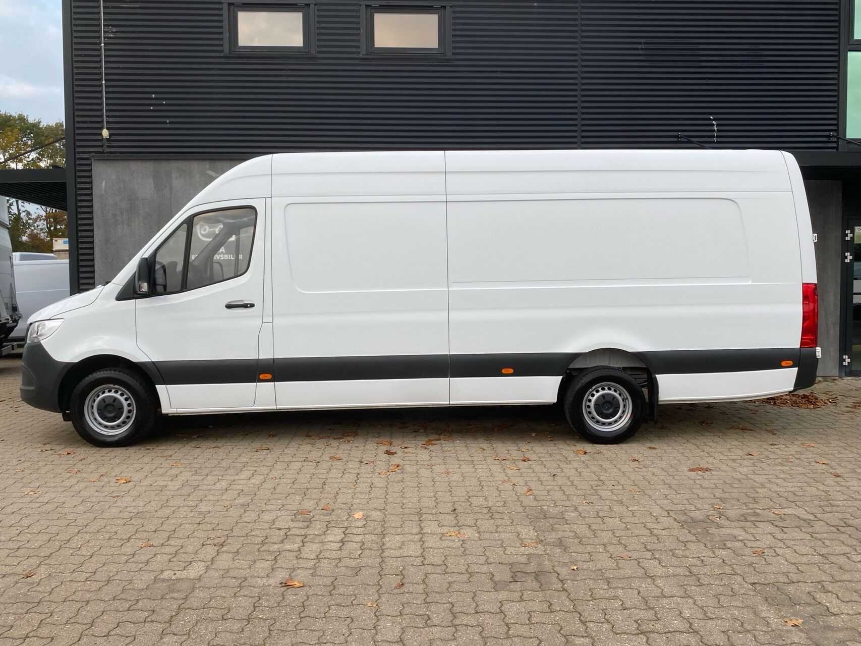 Billede af Mercedes-Benz Sprinter 317 2,0 CDI A4 H2 RWD 9G-Tronic 170HK Van Aut.