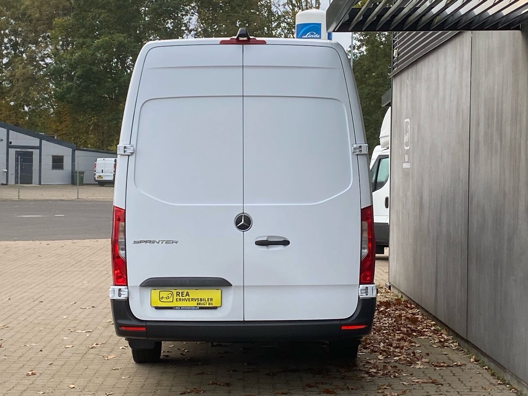 Billede af Mercedes-Benz Sprinter 317 2,0 CDI A4 H2 RWD 9G-Tronic 170HK Van Aut.
