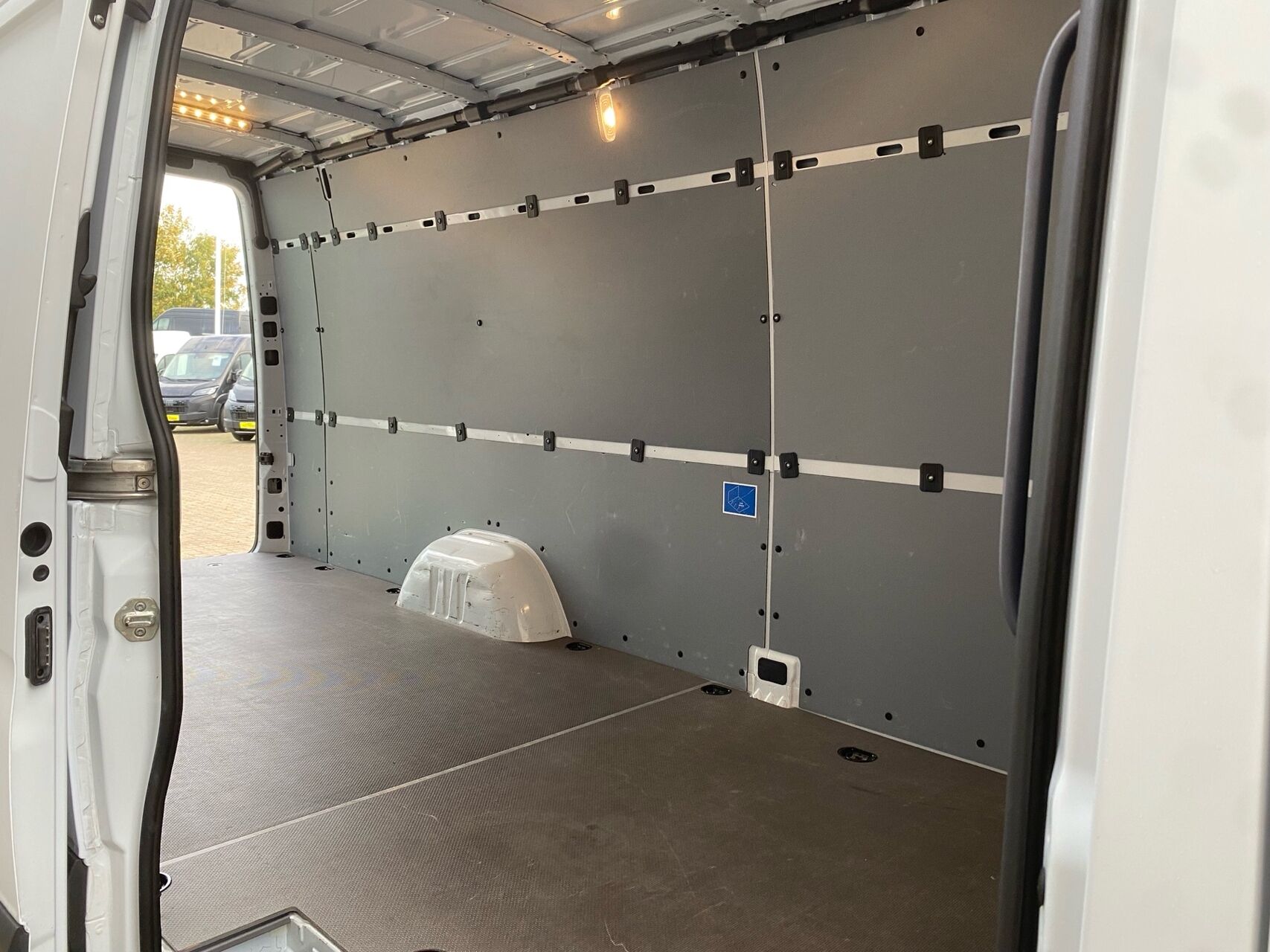 Billede af Mercedes-Benz Sprinter 317 2,0 CDI A4 H2 RWD 9G-Tronic 170HK Van Aut.