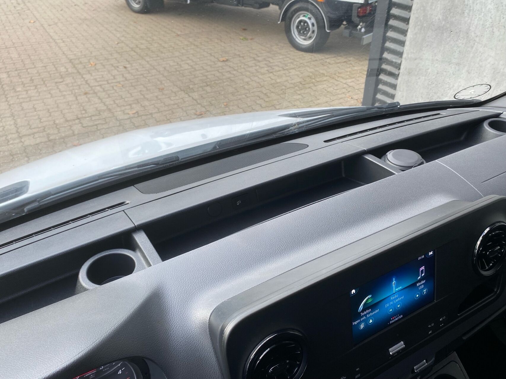Billede af Mercedes-Benz Sprinter 317 2,0 CDI A4 H2 RWD 9G-Tronic 170HK Van Aut.