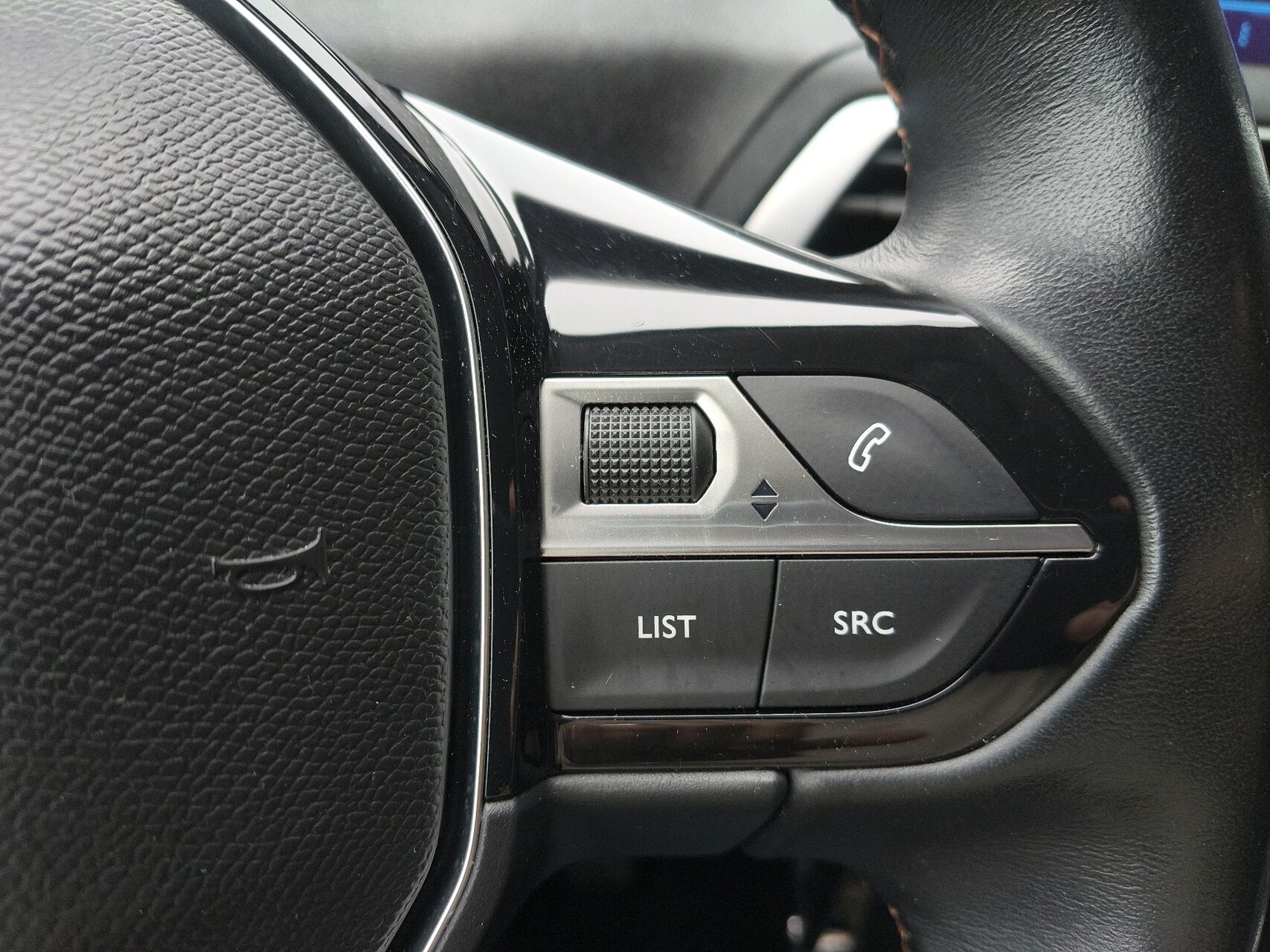 Billede af Peugeot 3008 1,2 e-THP Active 130HK 5d 6g