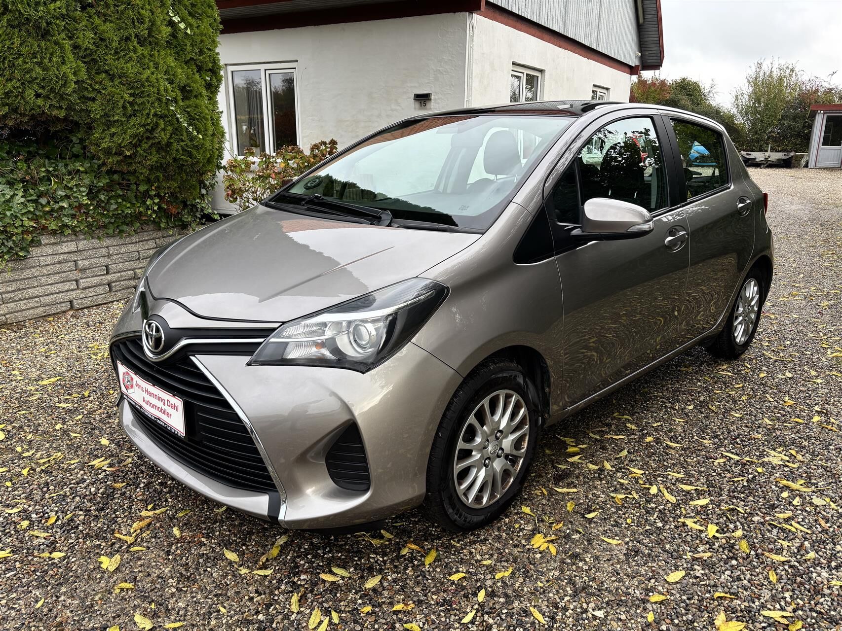 Billede af Toyota Yaris 1,3 VVT-I T2 Skyview 100HK 5d 6g