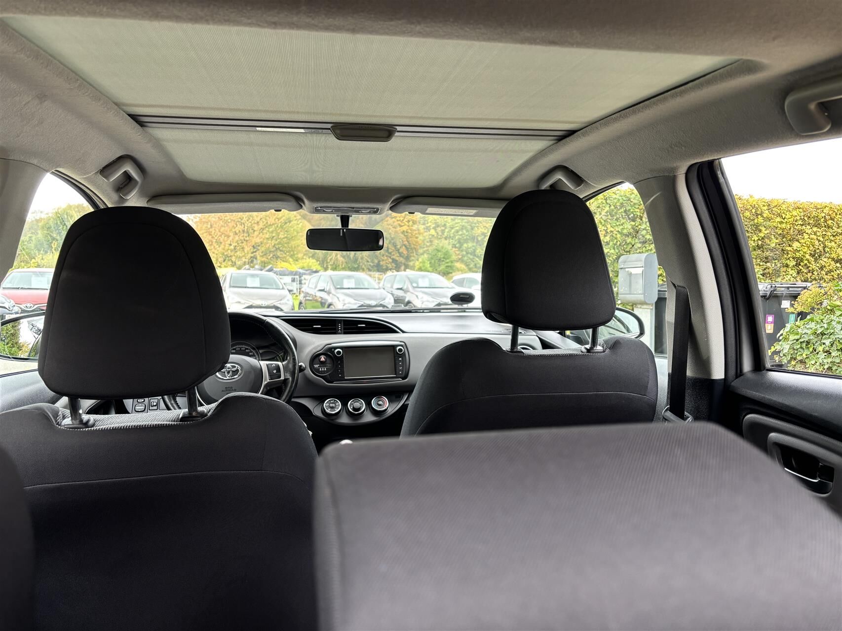 Billede af Toyota Yaris 1,3 VVT-I T2 Skyview 100HK 5d 6g