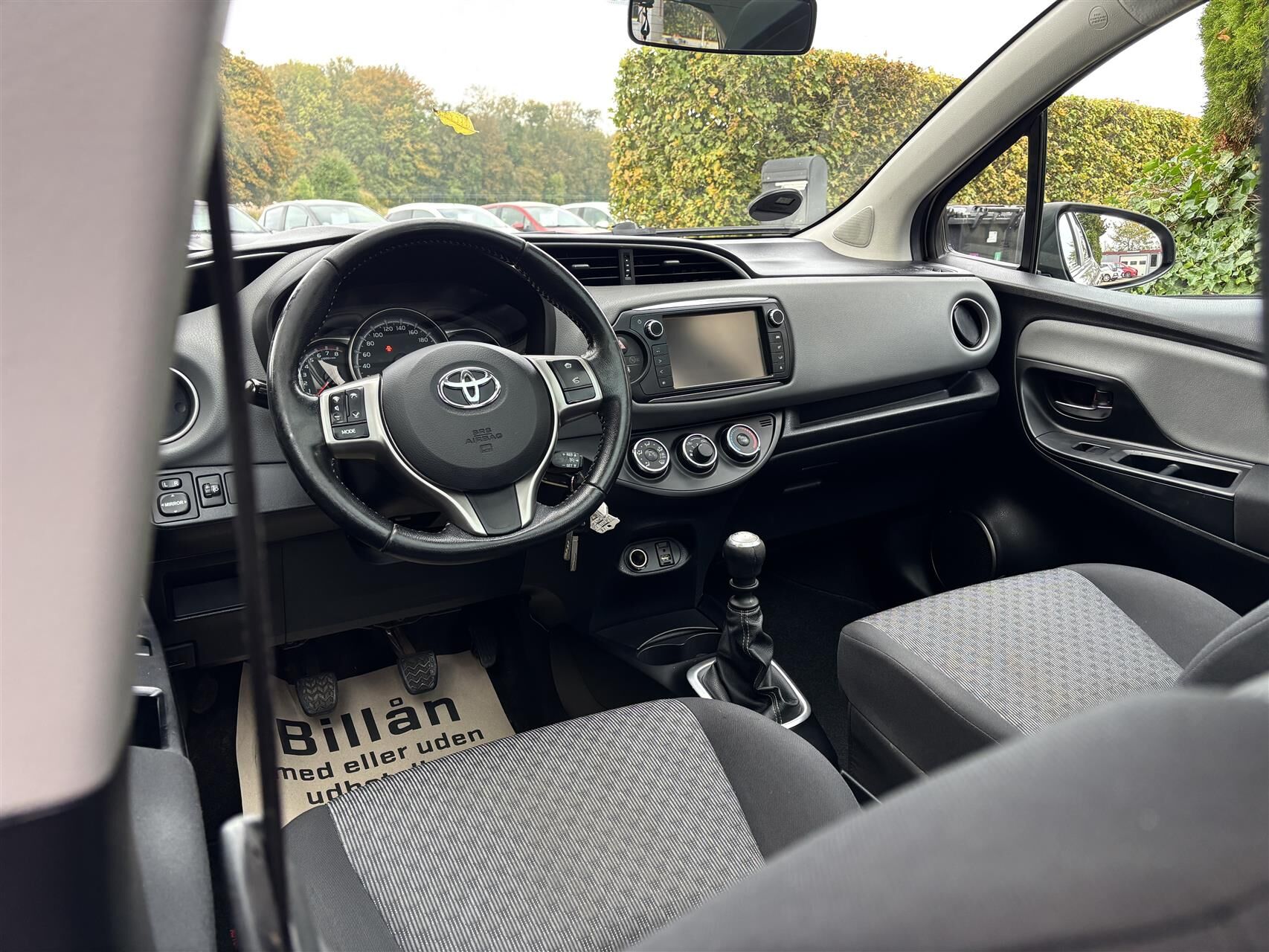 Billede af Toyota Yaris 1,3 VVT-I T2 Skyview 100HK 5d 6g