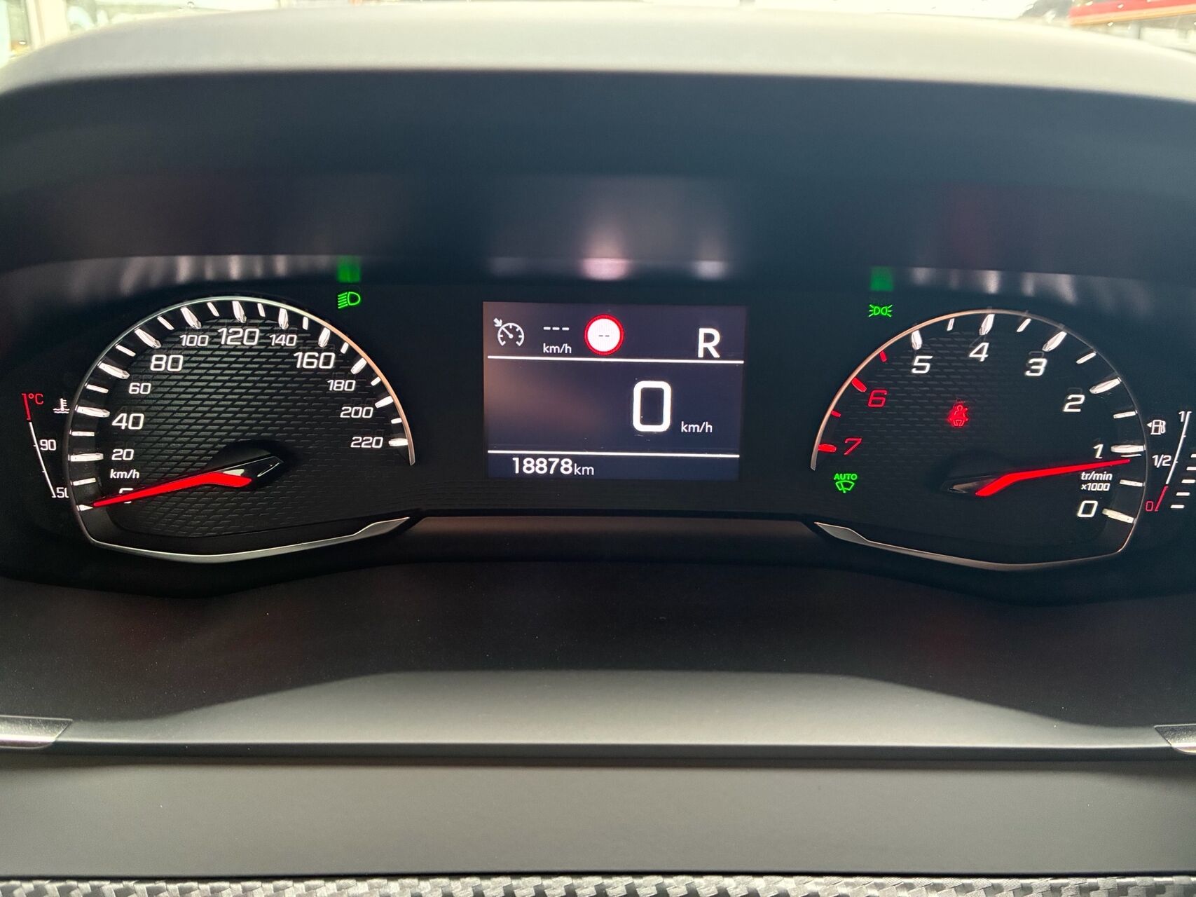 Billede af Peugeot 2008 1,2 PureTech Vision Pack EAT8 130HK 5d 8g Aut.